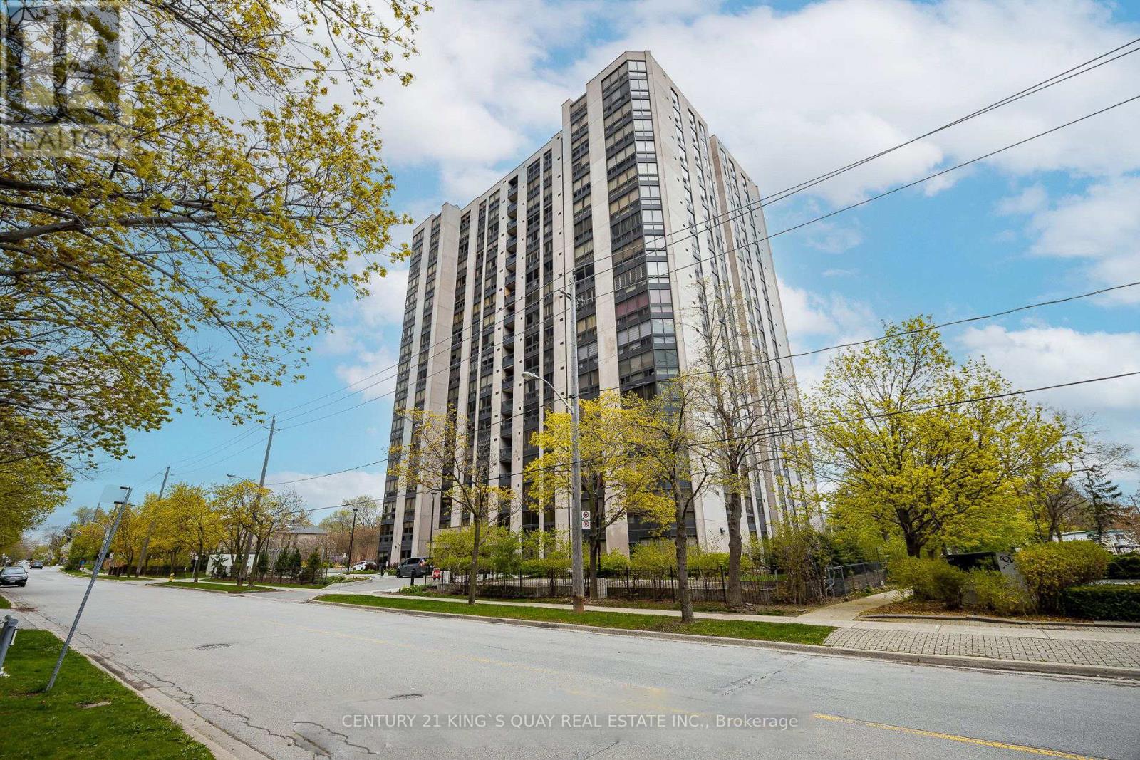 1702 - 5 KENNETH AVENUE, Toronto, Ontario