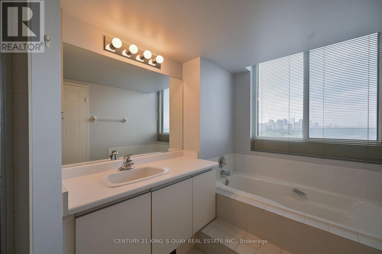 1702 - 5 Kenneth Avenue, Toronto, Ontario  M2N 6M7 - Photo 17 - C13730774