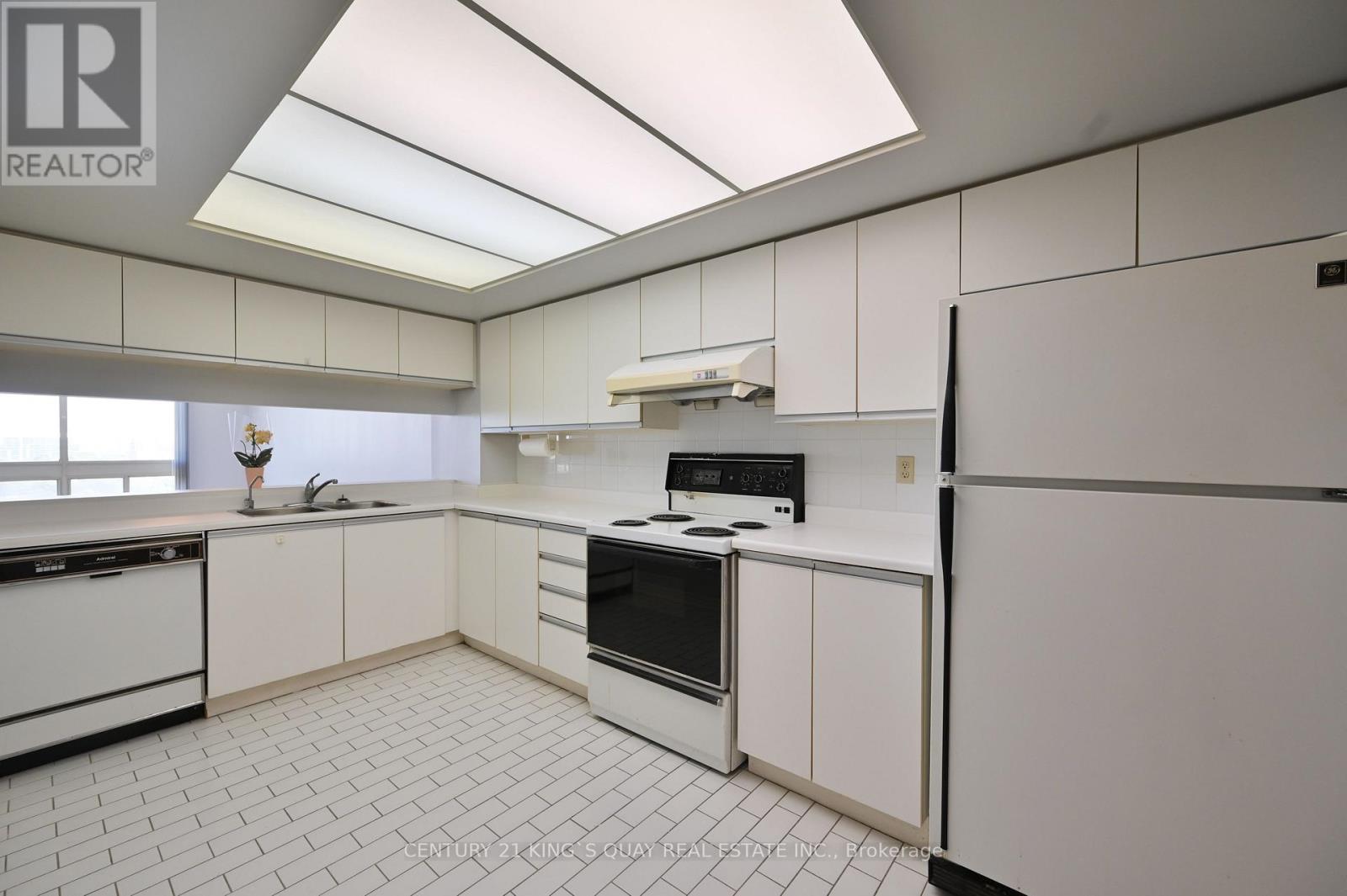 1702 - 5 Kenneth Avenue, Toronto, Ontario  M2N 6M7 - Photo 21 - C13730774