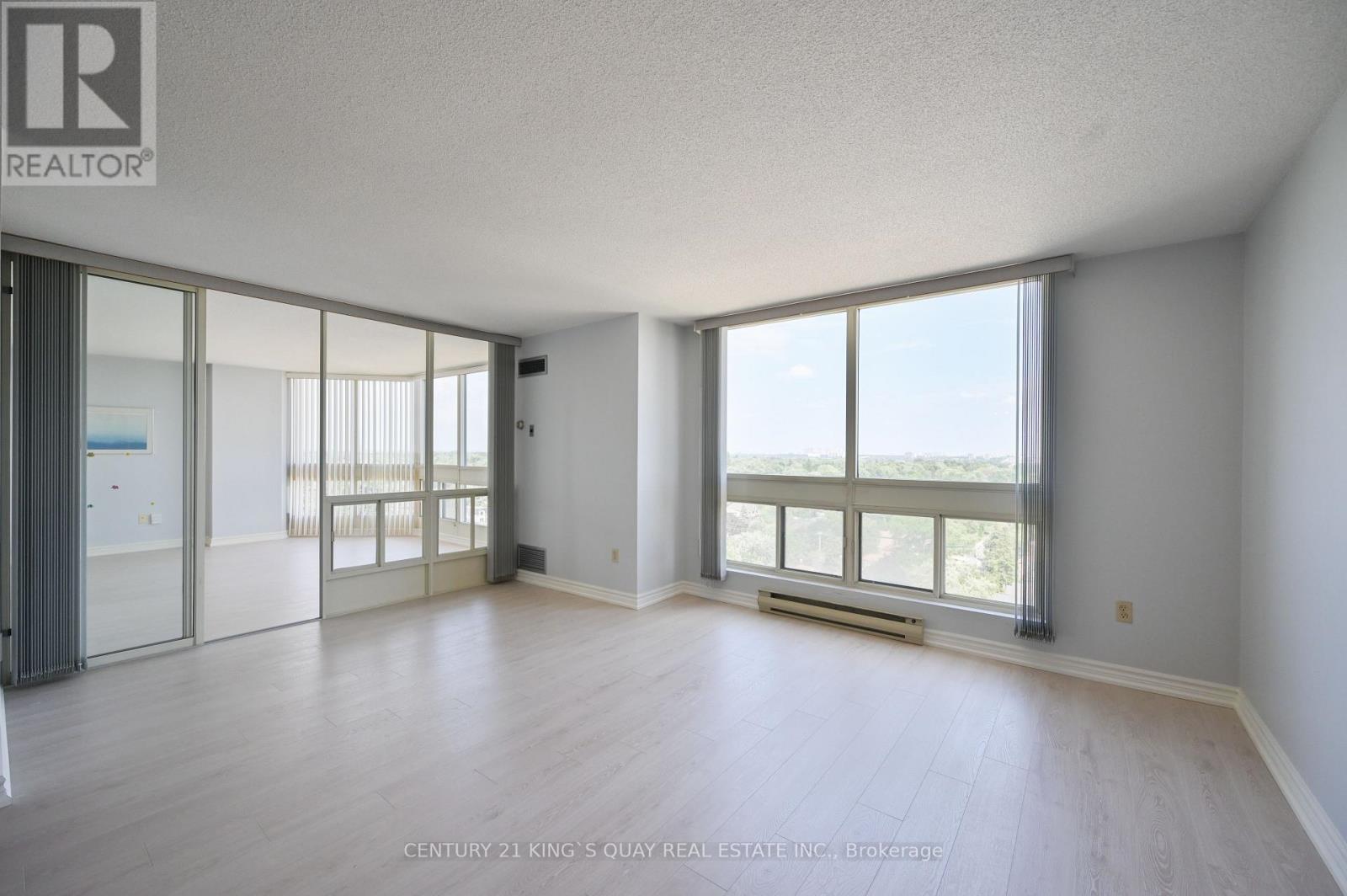 1702 - 5 Kenneth Avenue, Toronto, Ontario  M2N 6M7 - Photo 3 - C13730774
