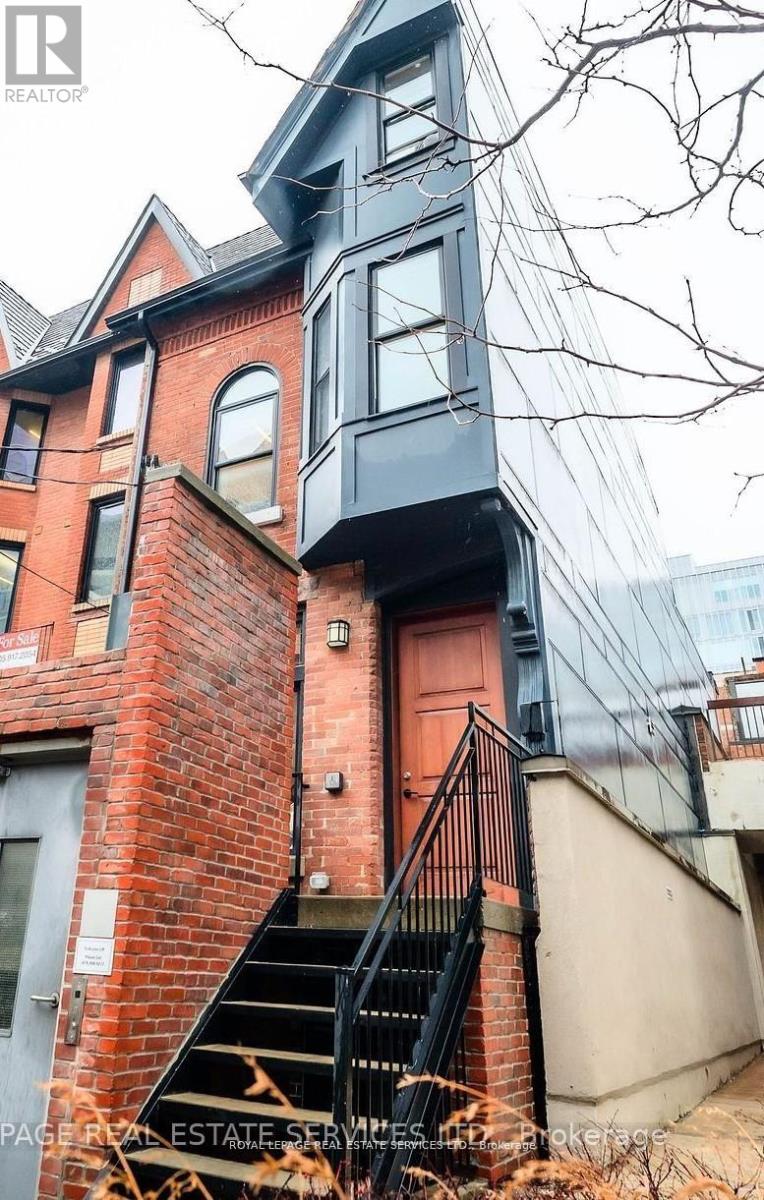 54 1/2 ST PATRICK STREET, Toronto, Ontario