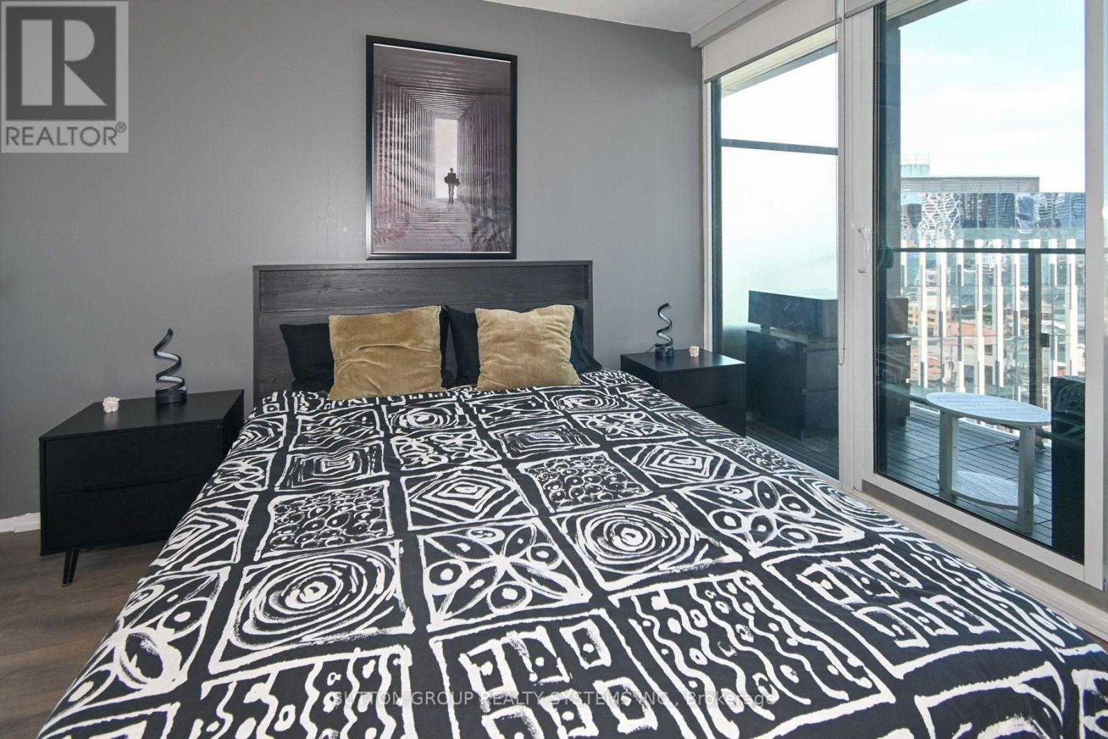 2004 - 125 Peter Street, Toronto, Ontario  M5V 0M2 - Photo 10 - C13730902
