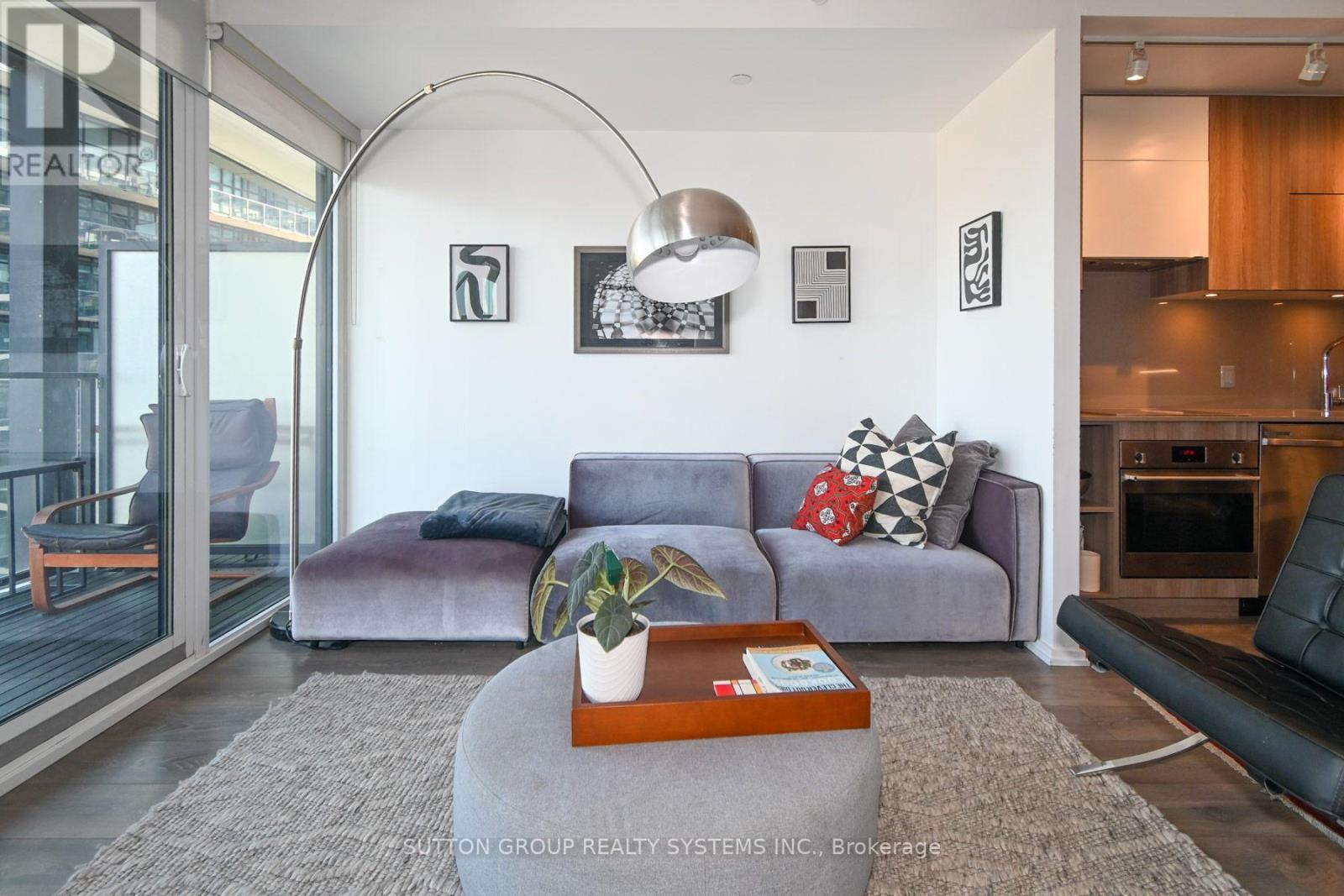 2004 - 125 Peter Street, Toronto, Ontario  M5V 0M2 - Photo 4 - C13730902