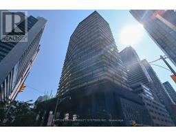 2004 - 125 PETER STREET, Toronto, Ontario
