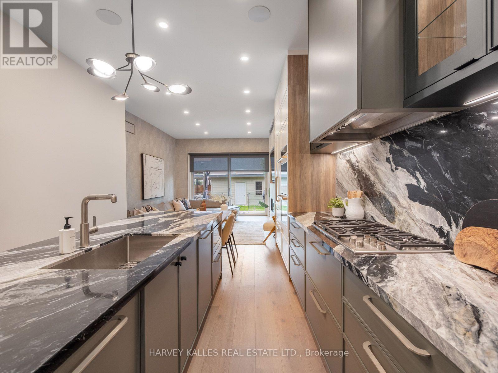 381 Glenholme Avenue, Toronto, Ontario M6E 3E6 - Photo 13 - C13730952