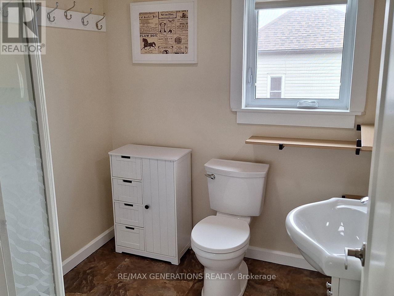 15 Ross Avenue, Marathon, Ontario  P0T 2E0 - Photo 17 - X13661868
