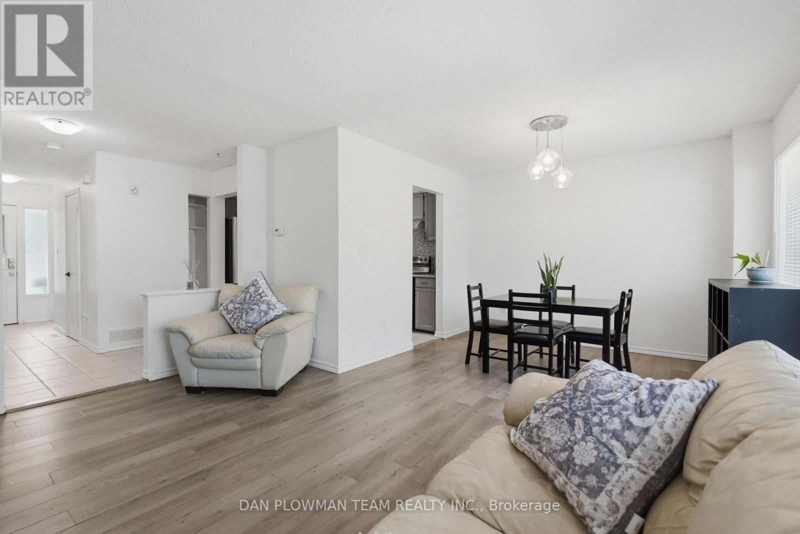 32 - 11 Livonia Place, Toronto, Ontario  M1E 4W5 - Photo 7 - E13730916