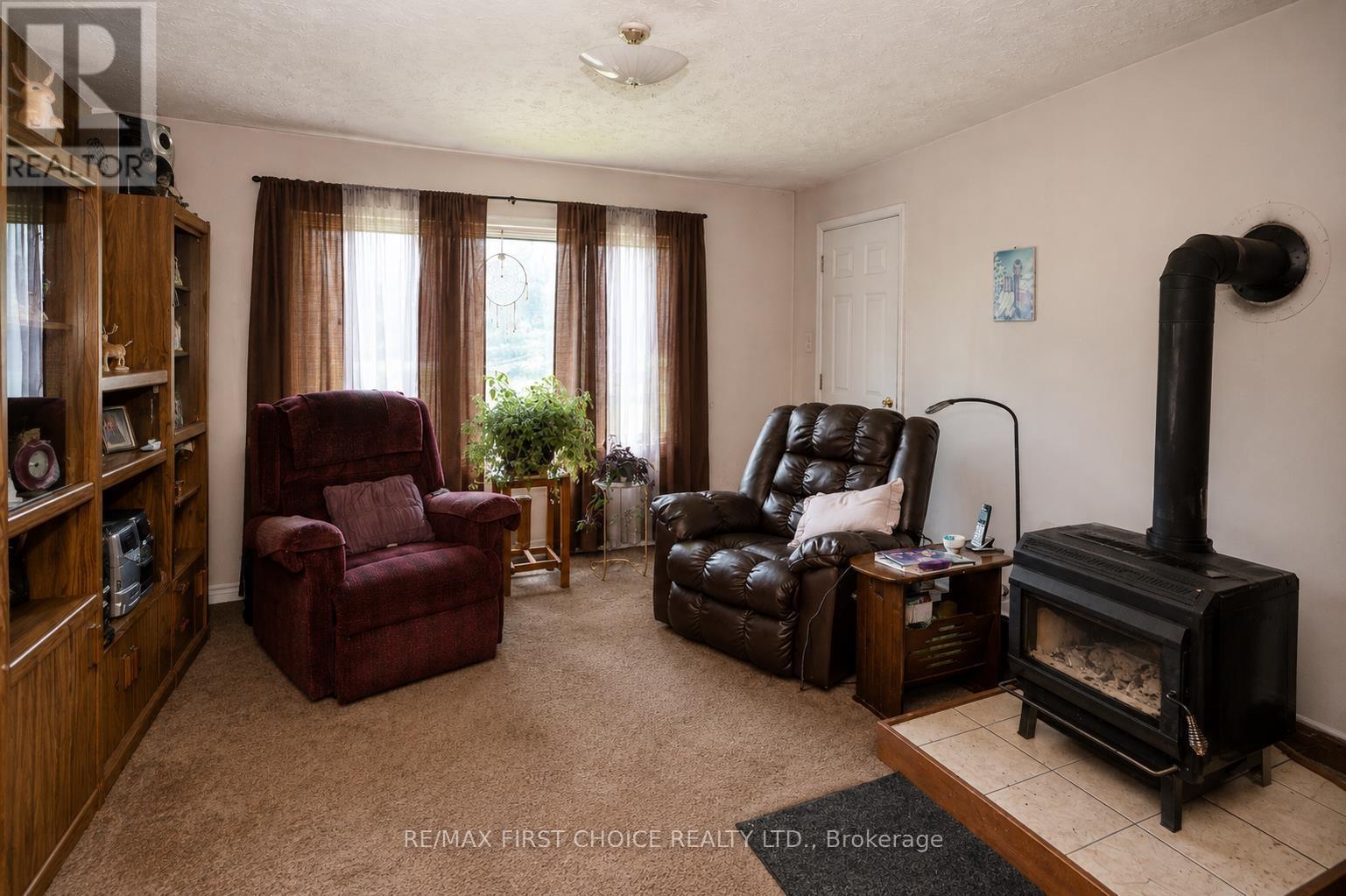 6365 Mapleward Road, Thunder Bay, Ontario  P7G 2K1 - Photo 37 - X13670600