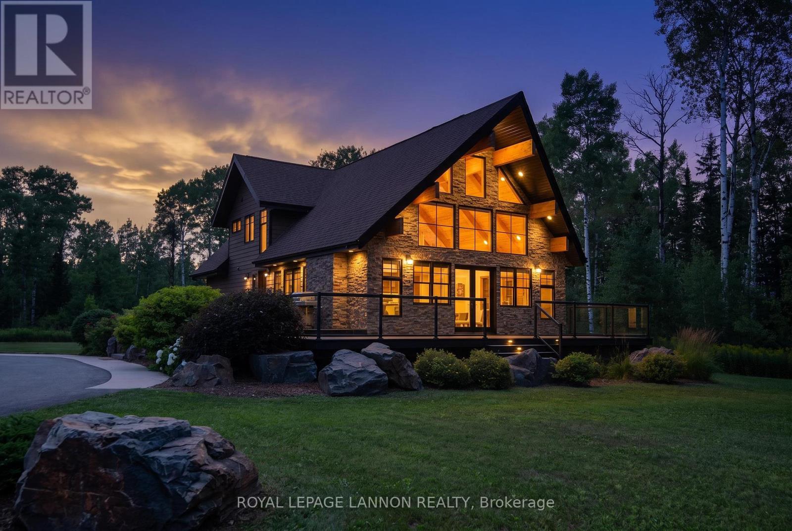 6065 Loch Lomond Road, Thunder Bay, Ontario  P7J 1E7 - Photo 1 - X13671802