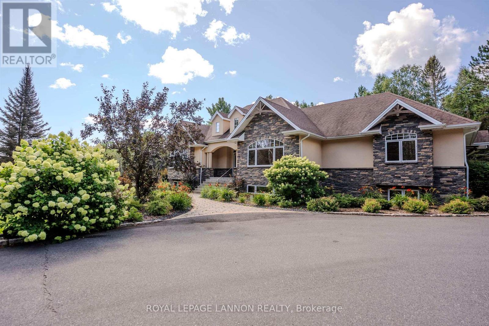 791 Hilldale Road, Thunder Bay, Ontario  P7G 1Z9 - Photo 3 - X13677218
