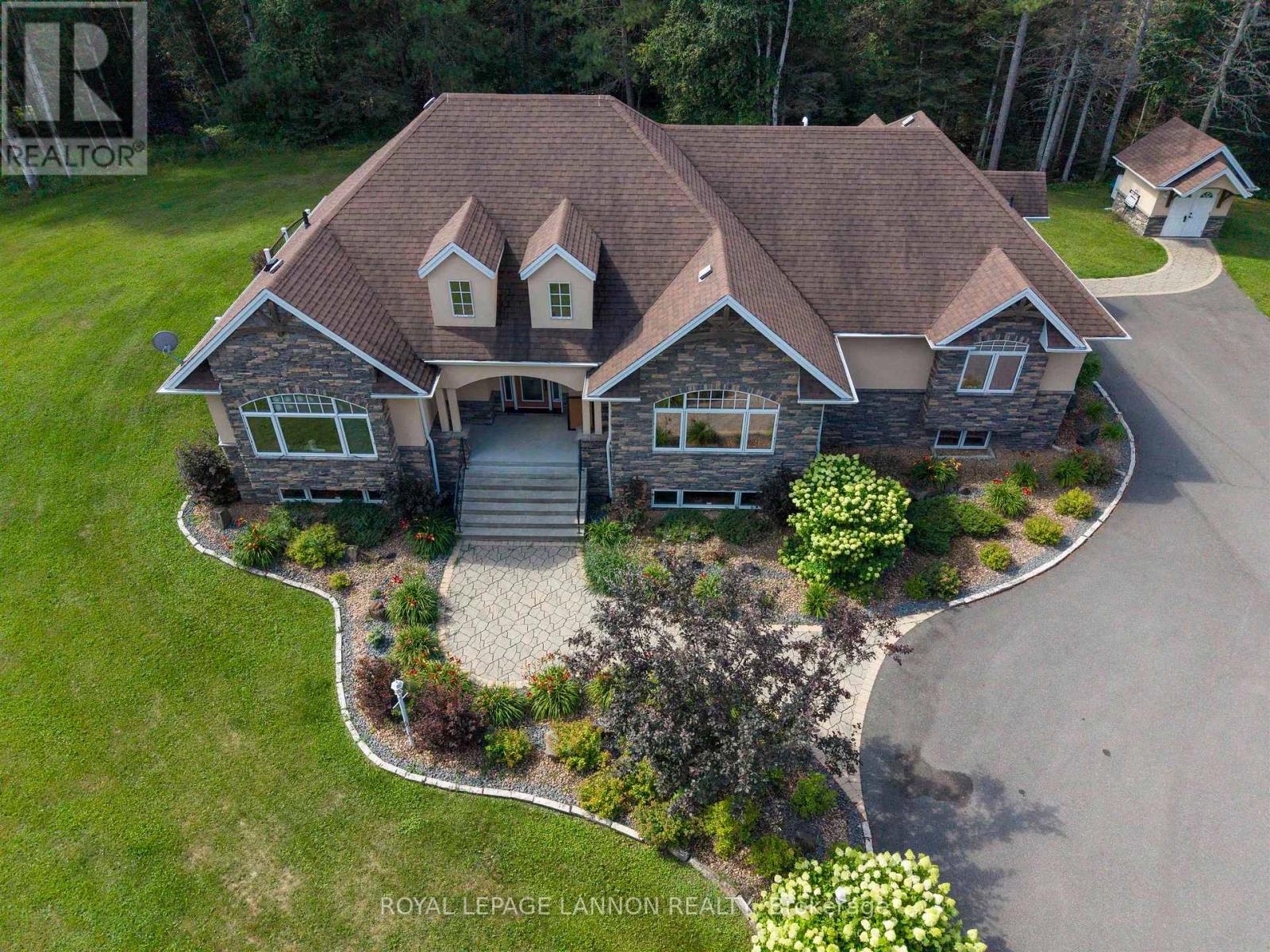 791 Hilldale Road, Thunder Bay, Ontario  P7G 1Z9 - Photo 4 - X13677218