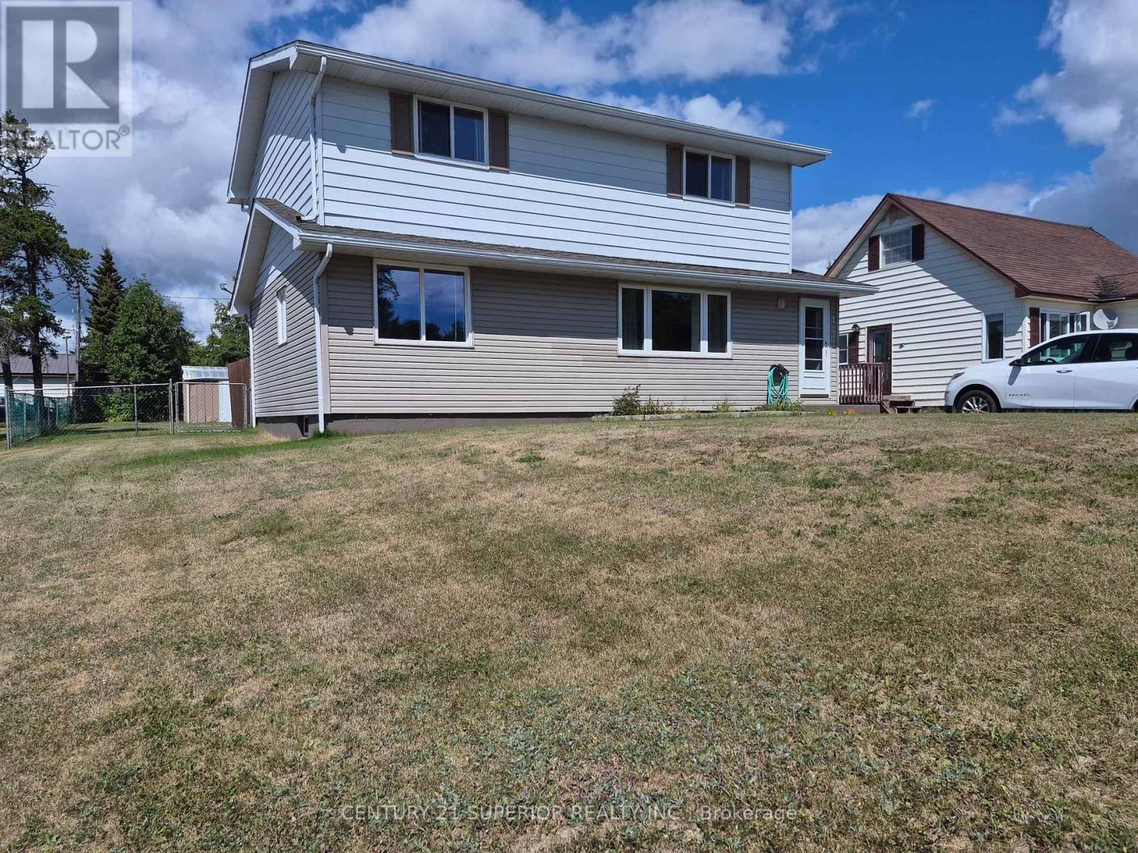 1 Laurier Ave, Terrace Bay, Ontario  P0T 2W0 - Photo 3 - X13682792