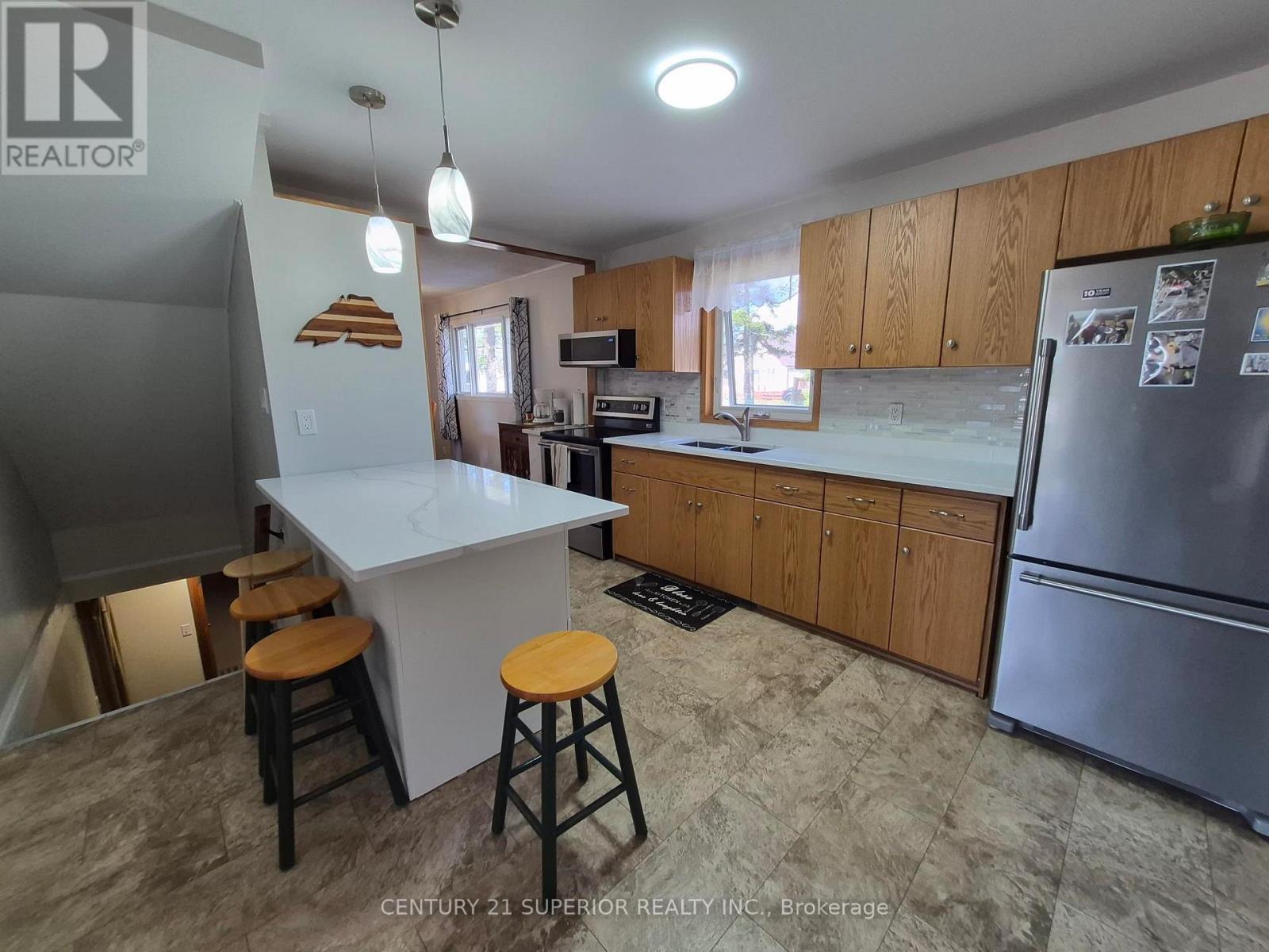 1 Laurier Ave, Terrace Bay, Ontario  P0T 2W0 - Photo 10 - X13682792