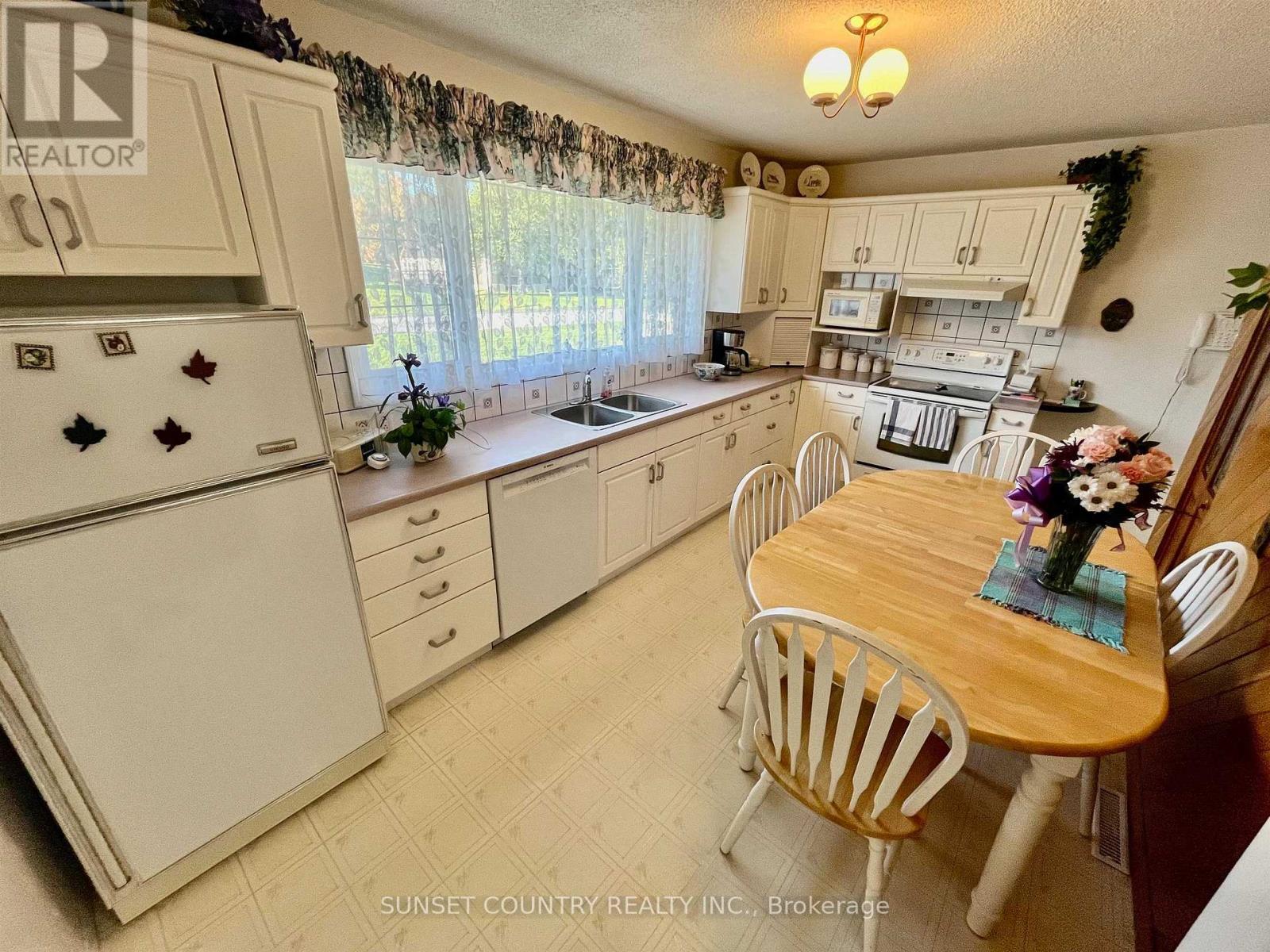 31 Ross Street, Dryden, Ontario  P8N 1T9 - Photo 7 - X13695456