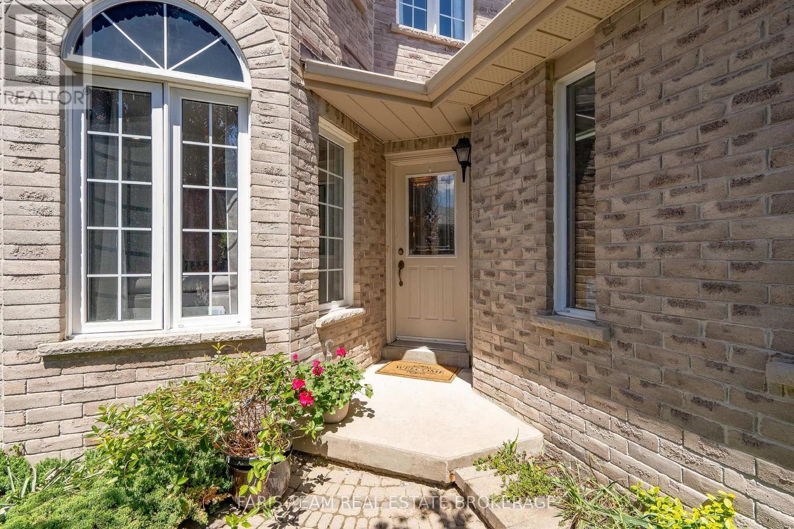 46 Bell Street, Barrie (Ardagh), Ontario  L4N 0H9 - Photo 4 - S13730720