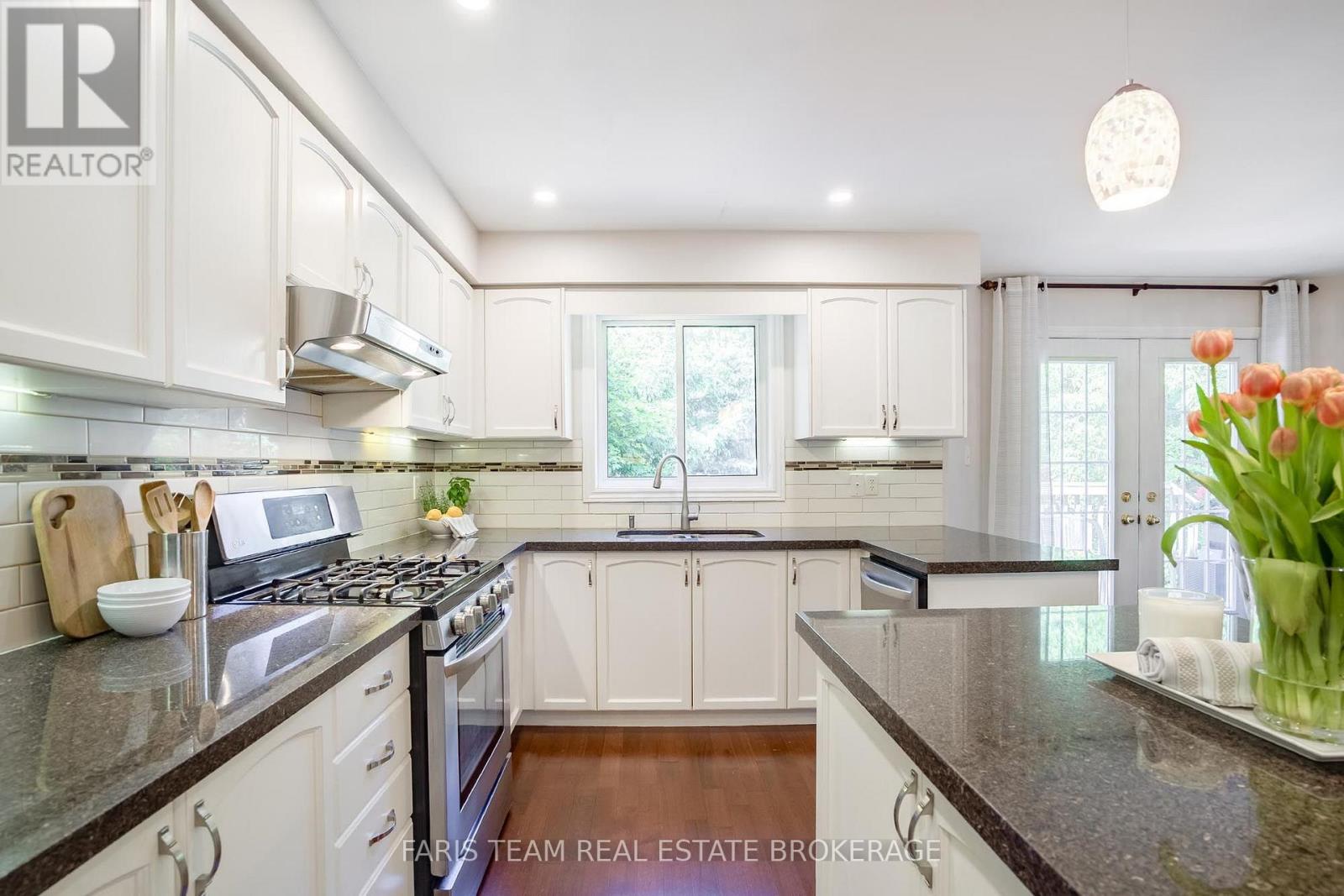 46 Bell Street, Barrie (Ardagh), Ontario  L4N 0H9 - Photo 8 - S13730720