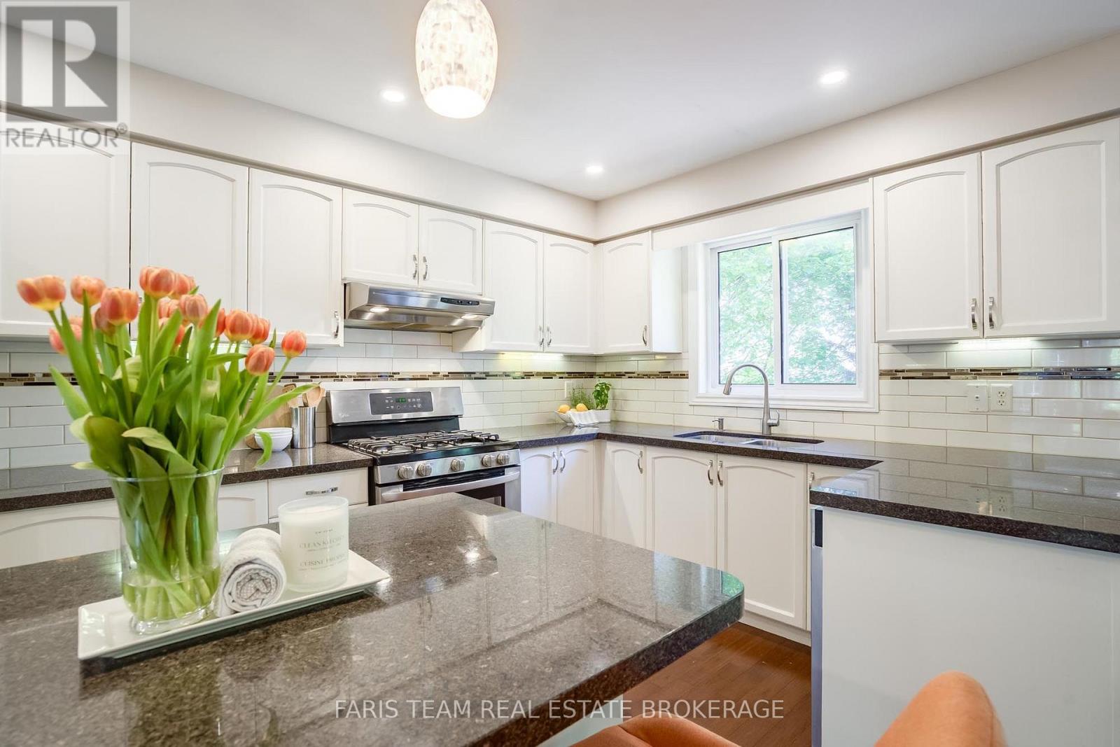 46 Bell Street, Barrie (Ardagh), Ontario  L4N 0H9 - Photo 9 - S13730720