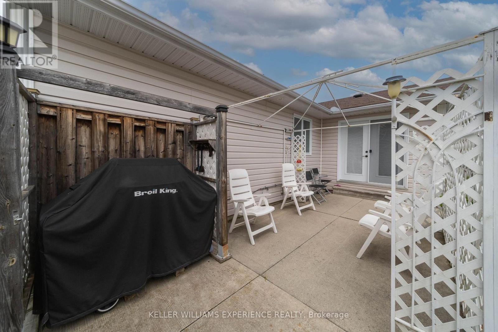 6 Virginia Avenue, Wasaga Beach, Ontario  L9Z 3A8 - Photo 20 - S13730946