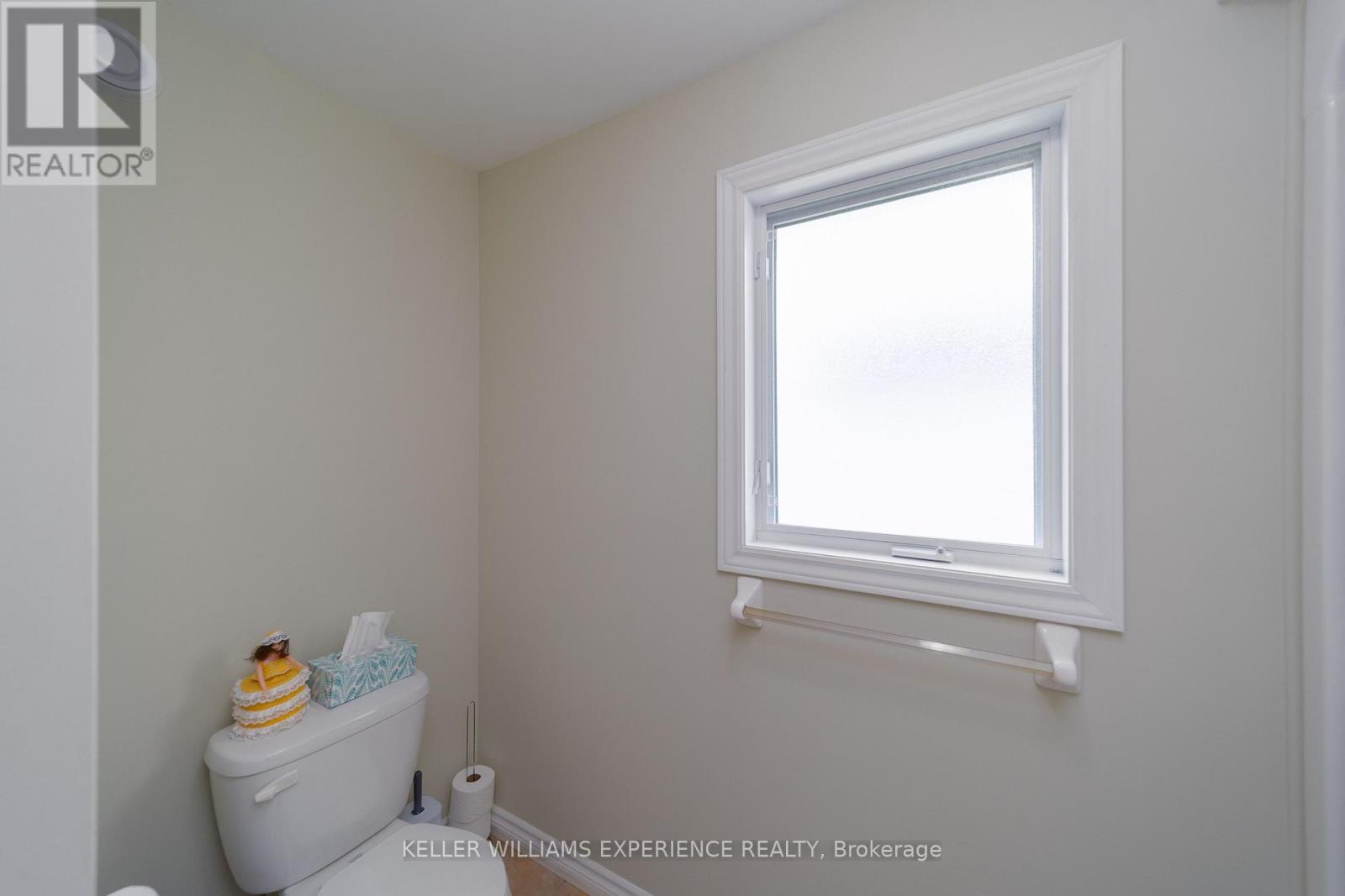 6 Virginia Avenue, Wasaga Beach, Ontario  L9Z 3A8 - Photo 9 - S13730946