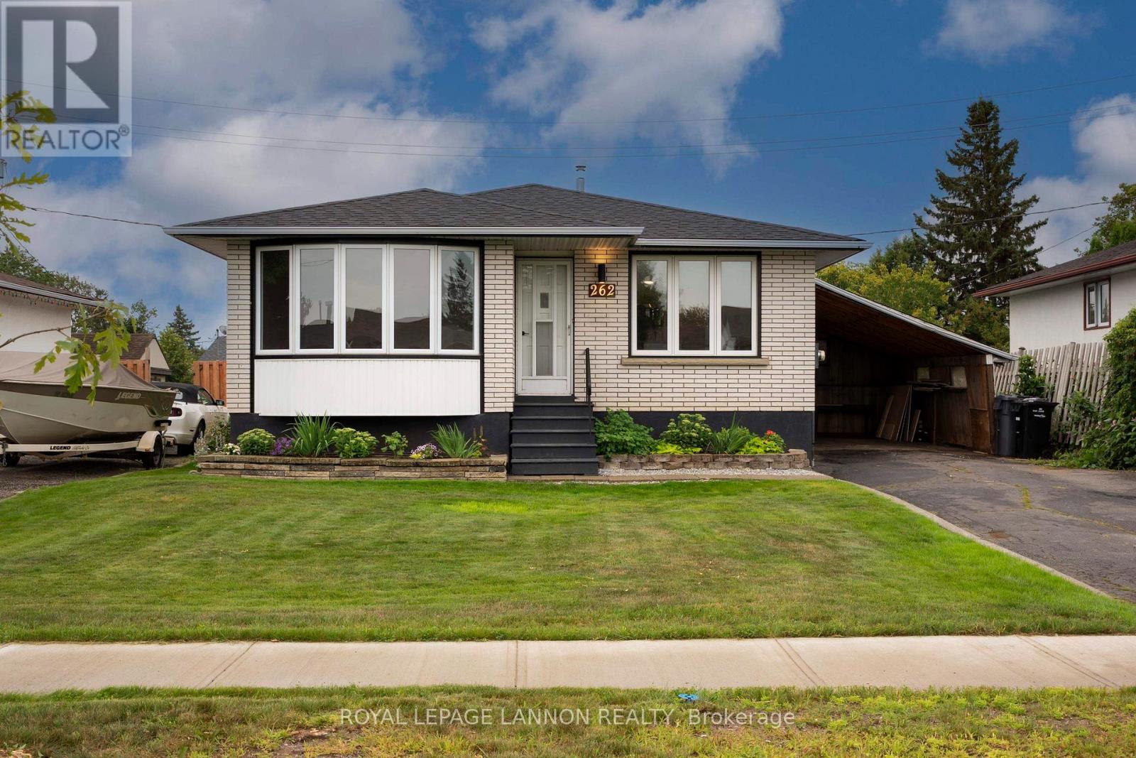262 Sheridan Cres, Thunder Bay, Ontario  P7C 5M4 - Photo 1 - X13700964