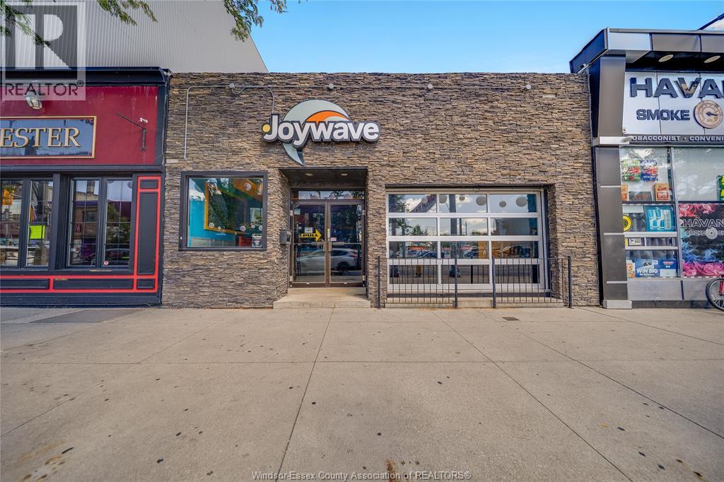 MLS# 26021093: 552 OUELLETTE AVENUE, Windsor, Canada