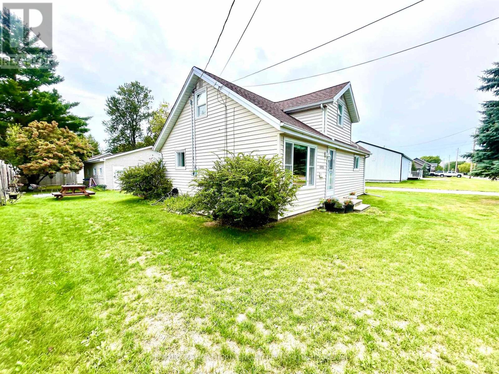 1313 Fifth Street East, Fort Frances, Ontario  P9A 1W2 - Photo 23 - X13702286
