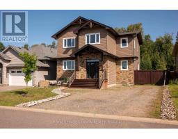 145 DOGWOOD CRESCENT, Thunder Bay, Ontario