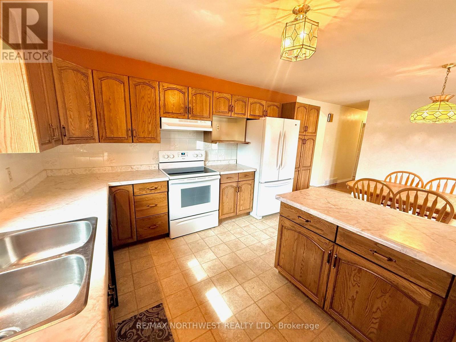 1 Kirkpatrick Avenue, Kenora, Ontario  P9N 4K5 - Photo 5 - X13711986