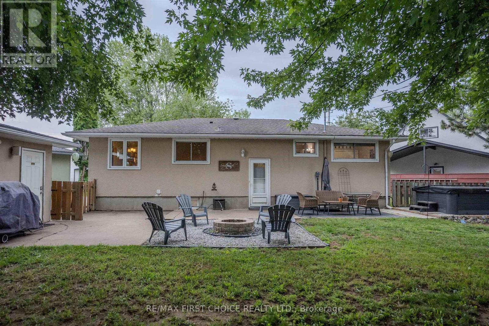 600 Ashdale Place, Thunder Bay, Ontario  P7E 3M6 - Photo 3 - X13714142
