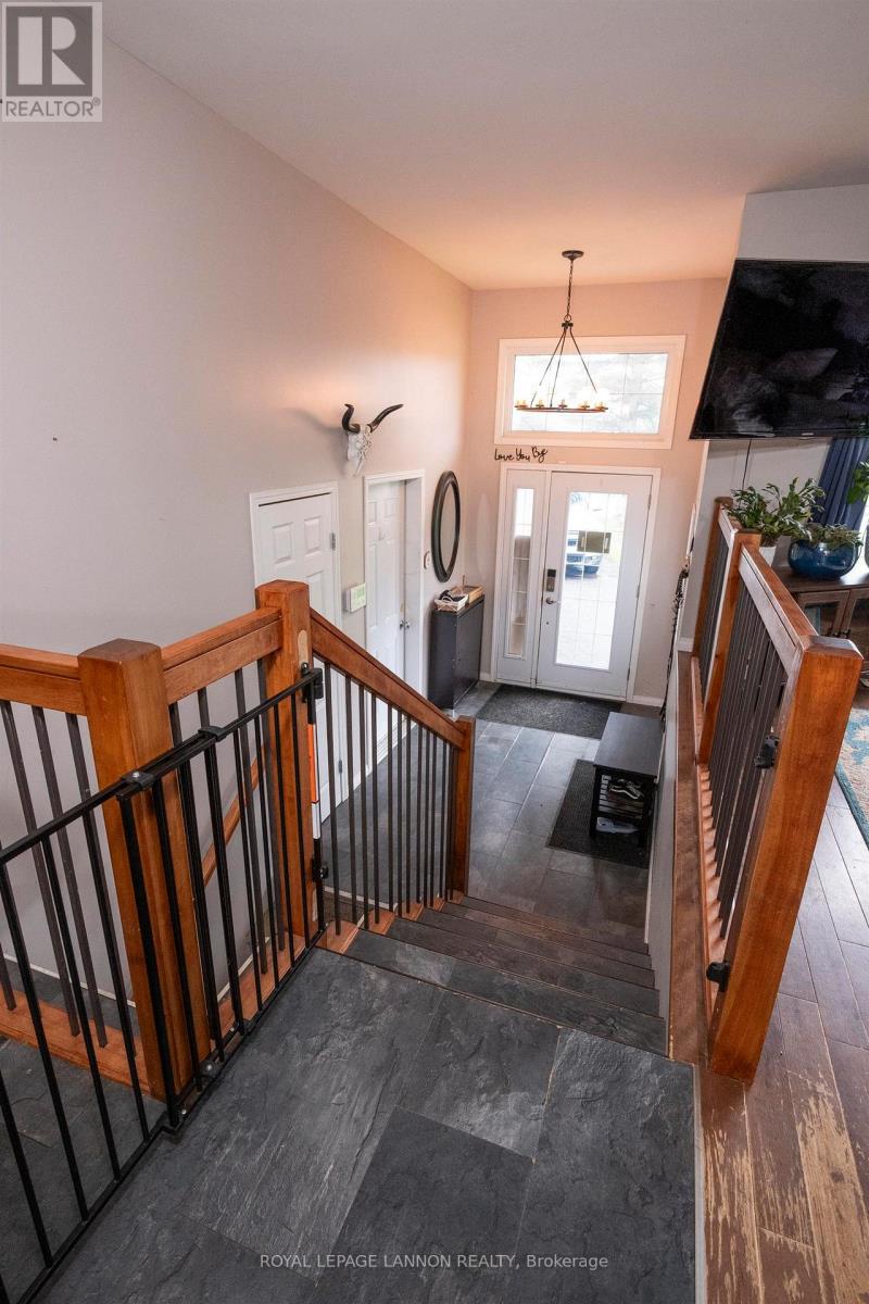 733 Woodcrest Road, Thunder Bay, Ontario  P7G 1J2 - Photo 4 - X13714926