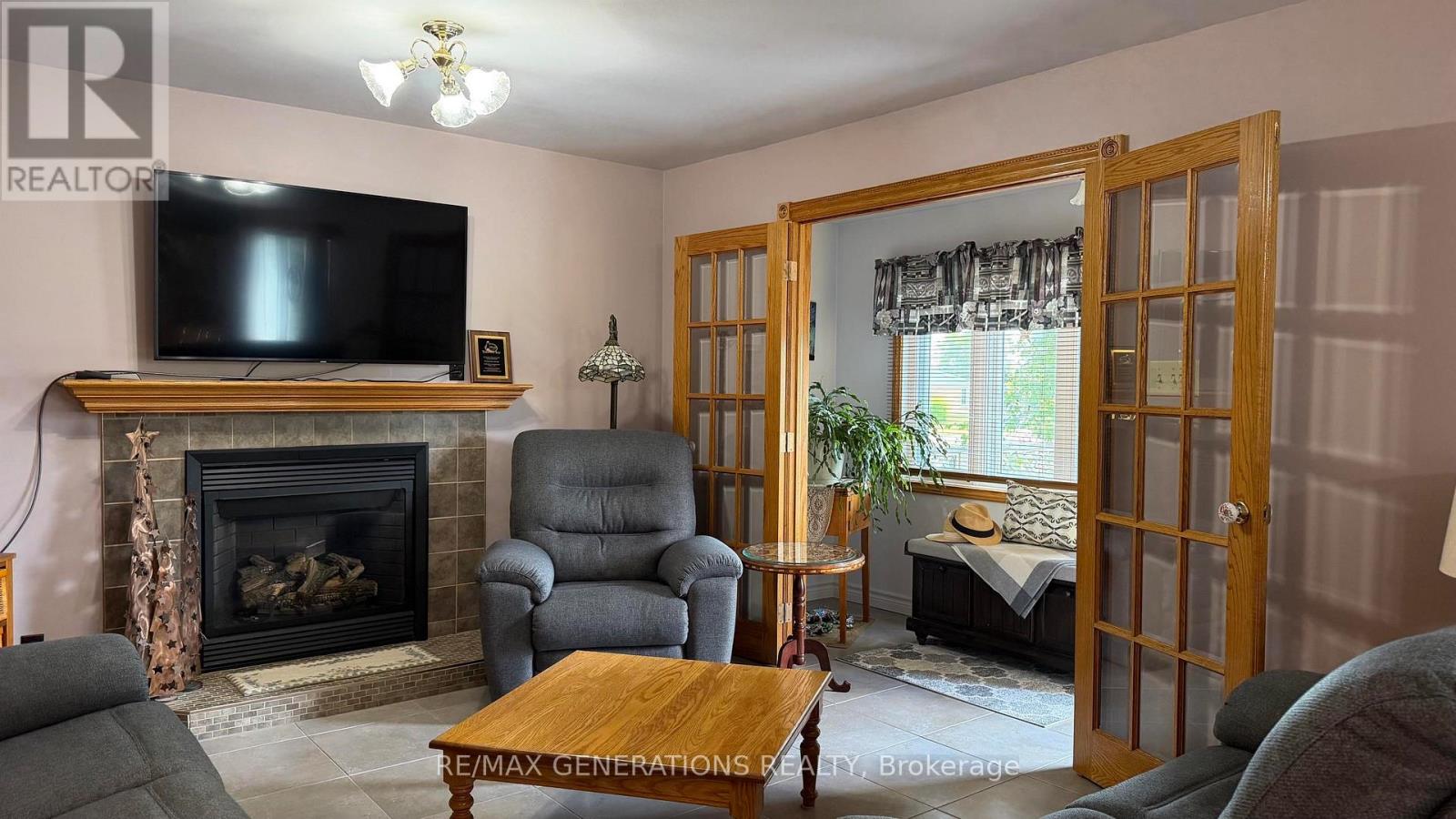27 Superior Avenue, Terrace Bay, Ontario  P0T 2W0 - Photo 4 - X13715406