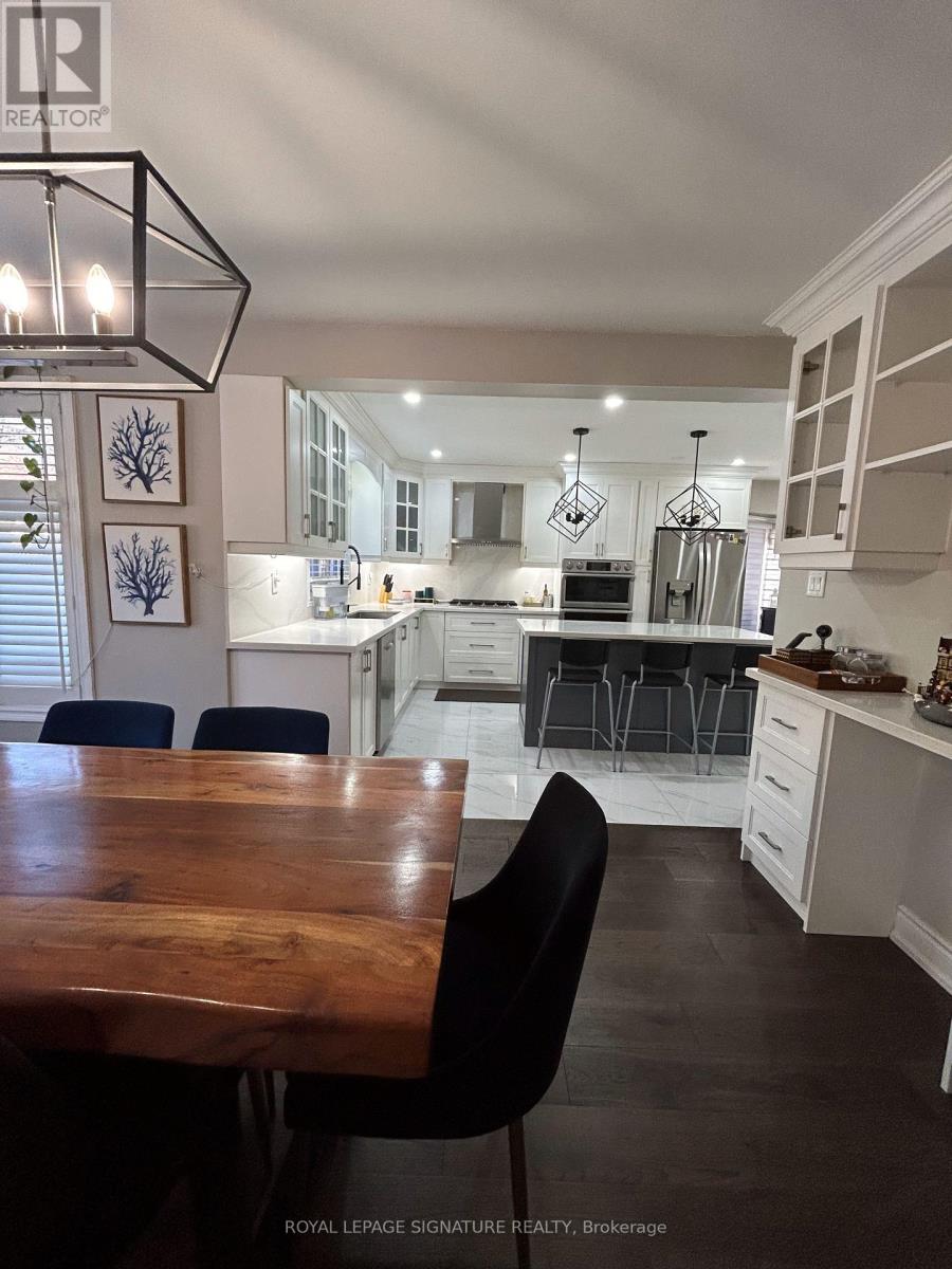 Upper - 2951 Kingsway Drive, Oakville, Ontario  L6J 6V1 - Photo 11 - W13730616