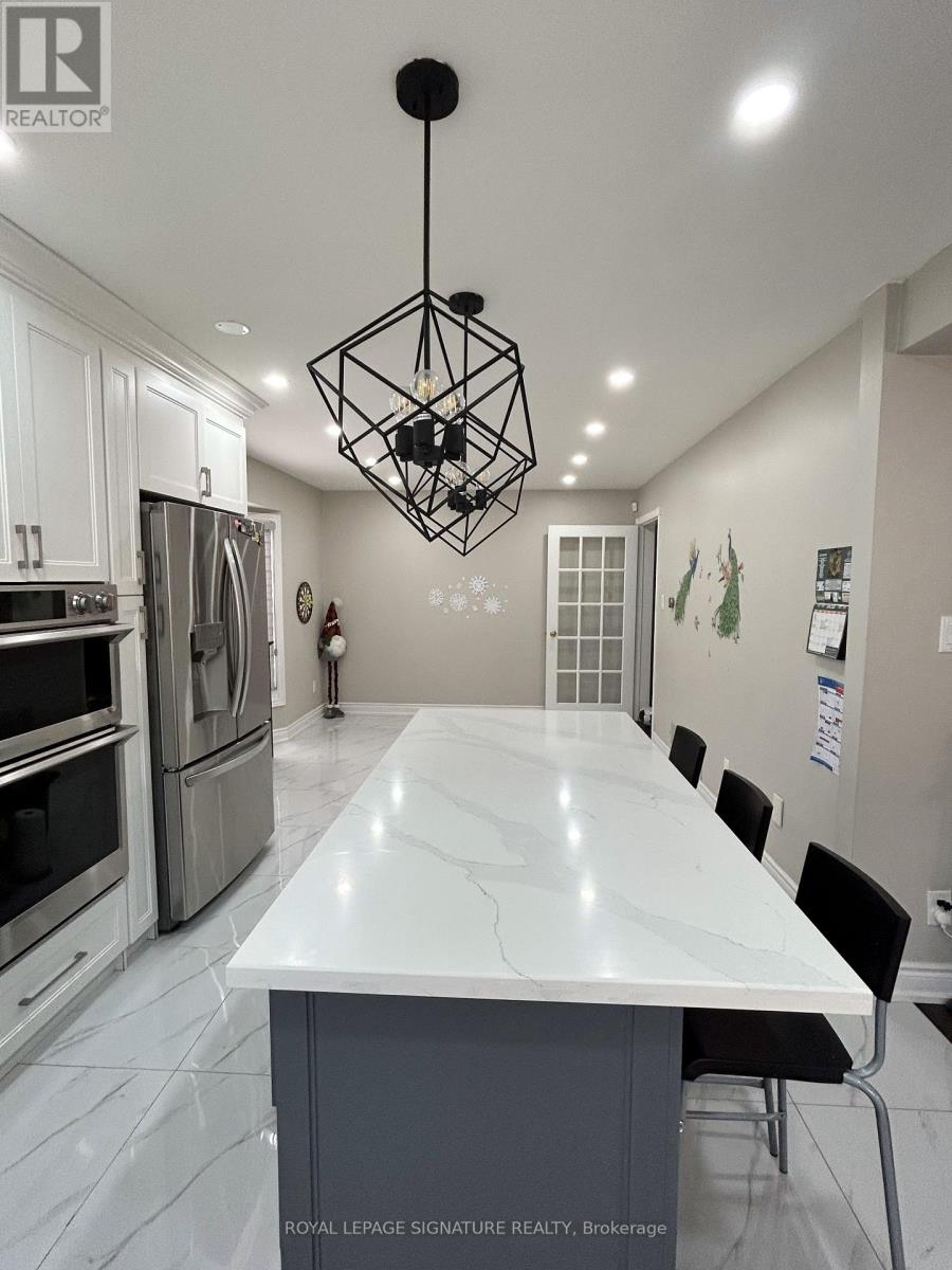 Upper - 2951 Kingsway Drive, Oakville, Ontario  L6J 6V1 - Photo 13 - W13730616