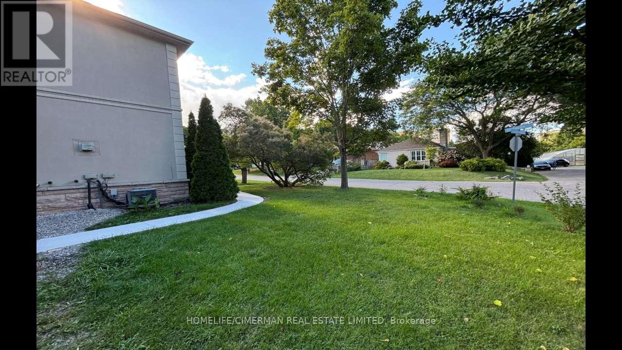 43 Riverlea Drive, Toronto, Ontario  M9P 2B1 - Photo 9 - W13730624