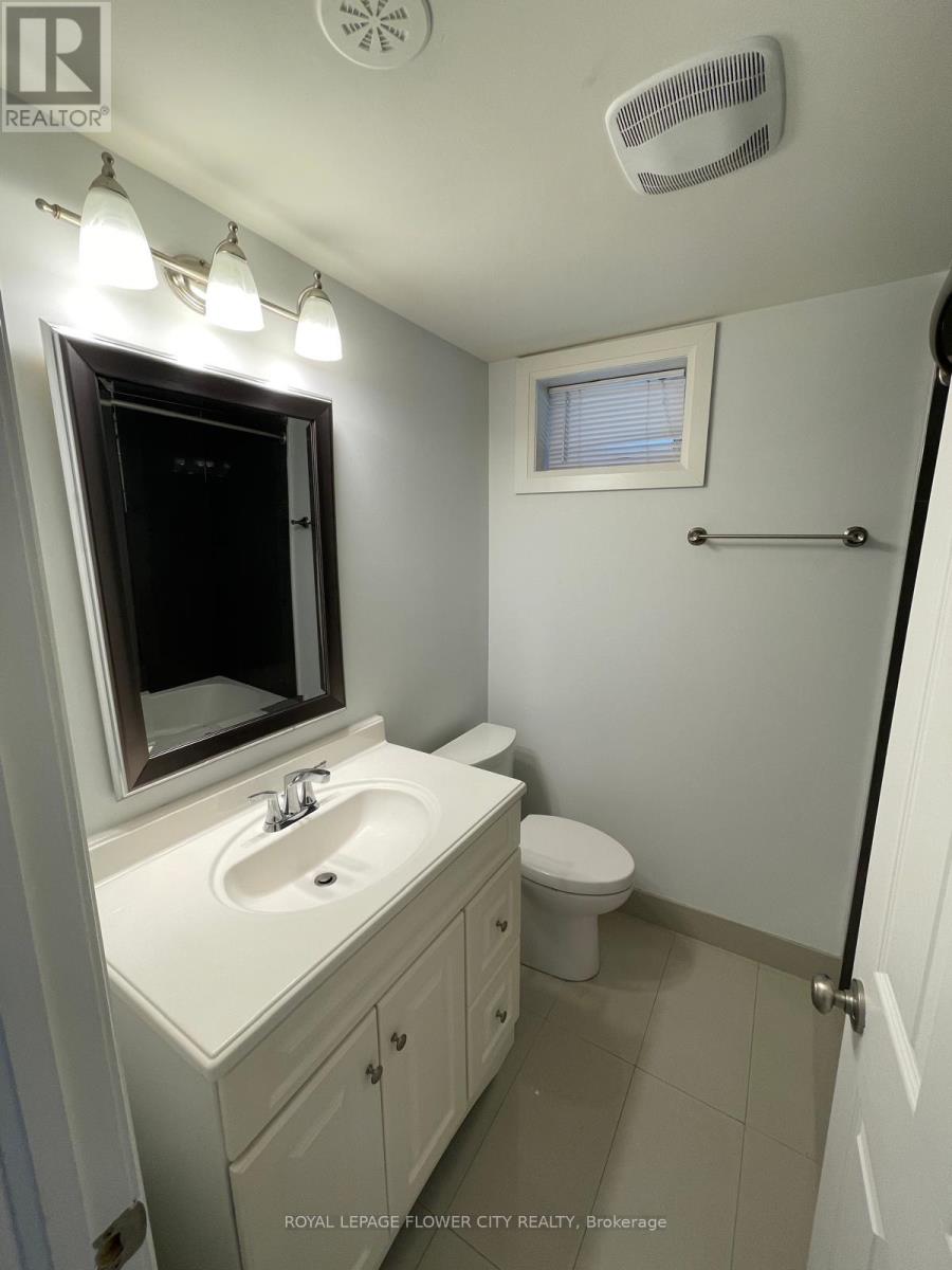 Lwr Lvl - 18 Reuben Avenue, Toronto, Ontario  M9M 1E5 - Photo 18 - W13730642