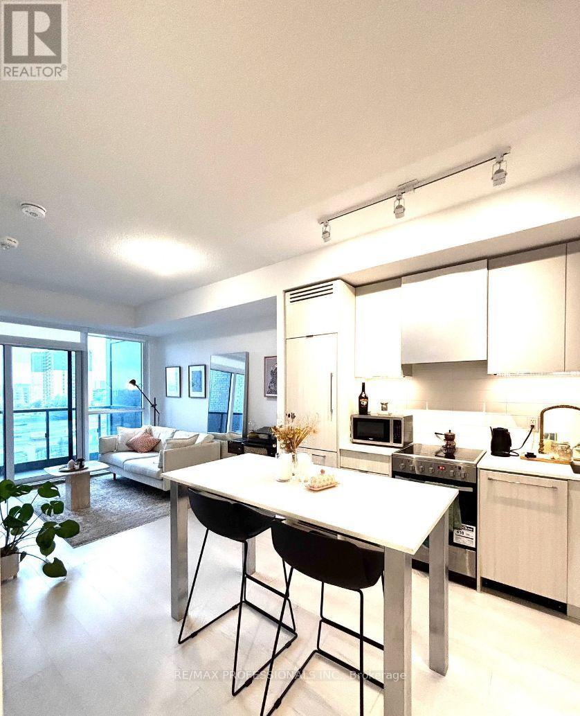 726 - 10 Gibbs Road, Toronto, Ontario  M9B 0E2 - Photo 2 - W13730756