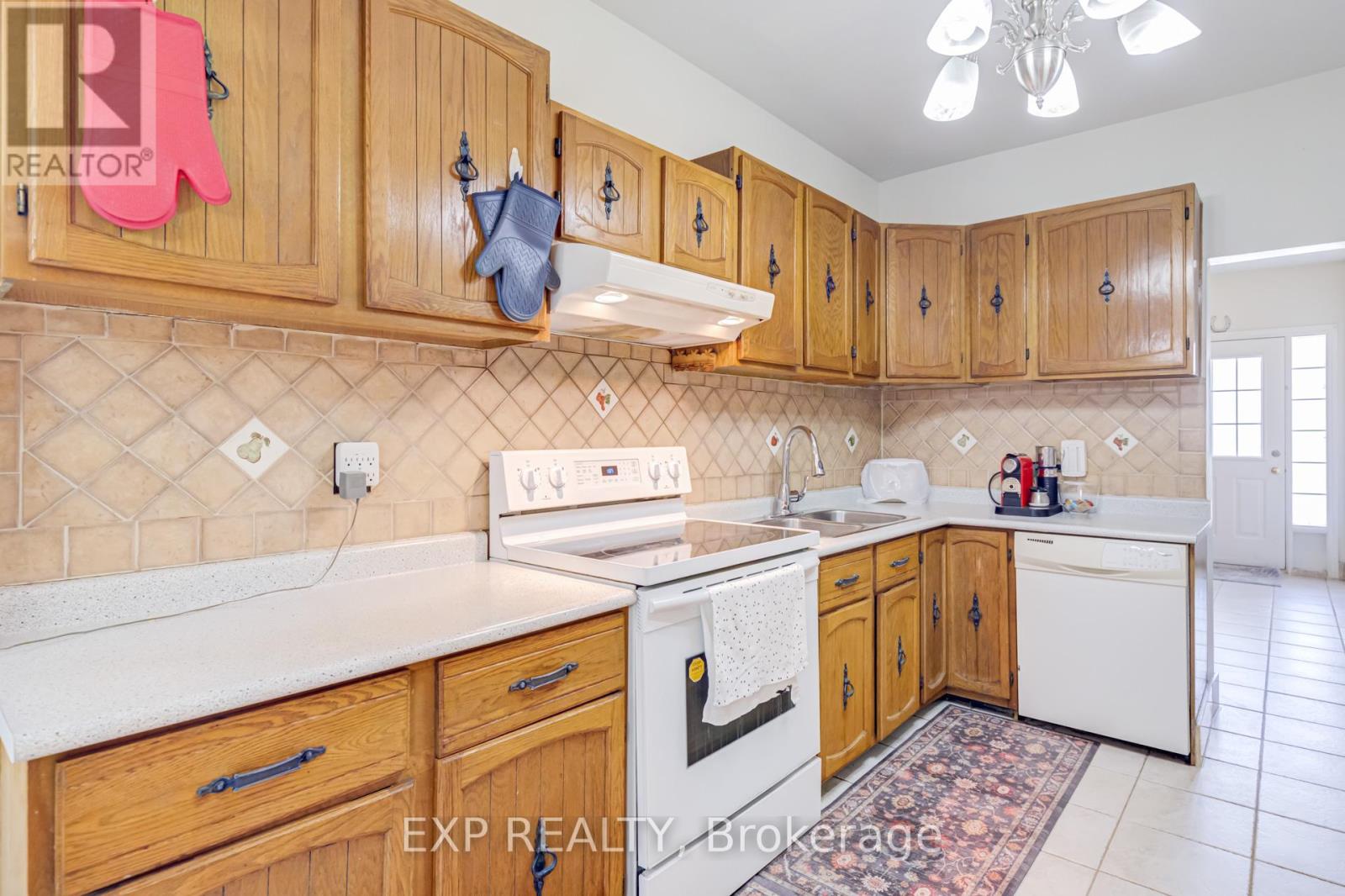 444 Maybank Avenue, Toronto, Ontario  M6N 3S8 - Photo 7 - W13730782