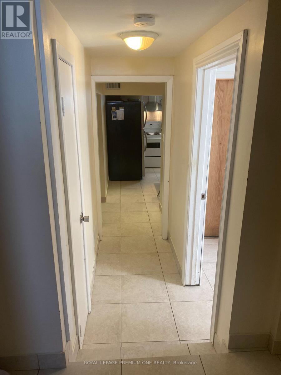 73 Kanarick Crescent, Toronto, Ontario  M3L 1P3 - Photo 9 - W13730834