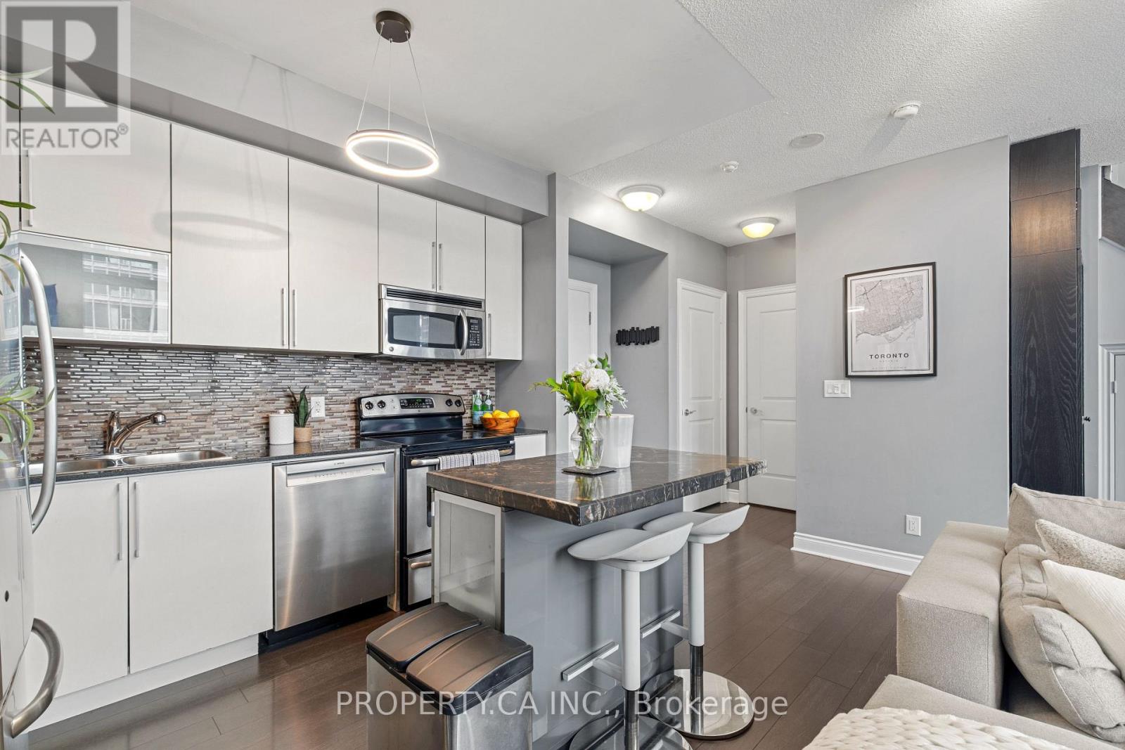 211 - 16 Brookers Lane, Toronto, Ontario  M8V 0A5 - Photo 10 - W13730922