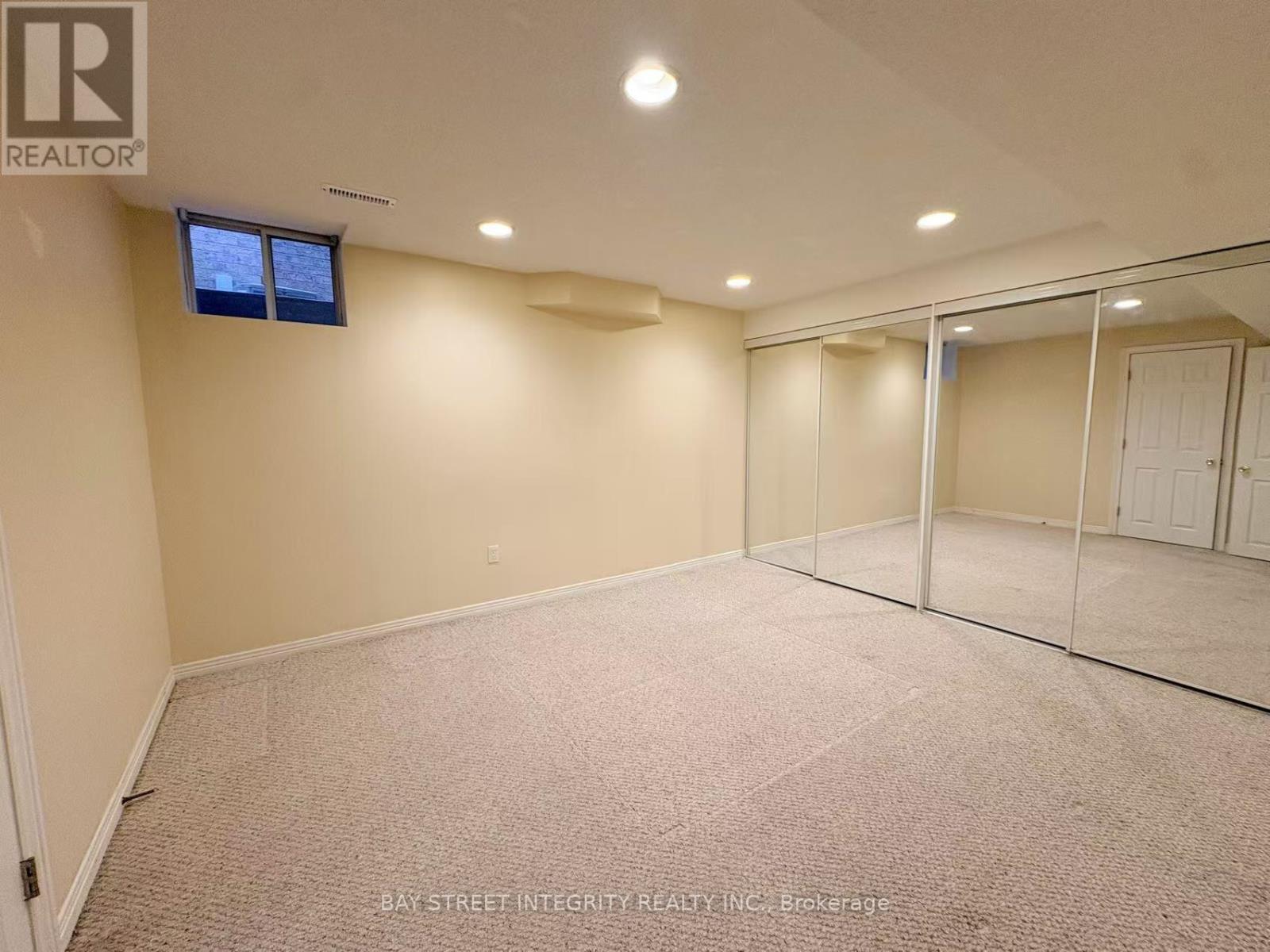 414 River Glen Boulevard, Oakville, Ontario  L6H 5X5 - Photo 4 - W13730944