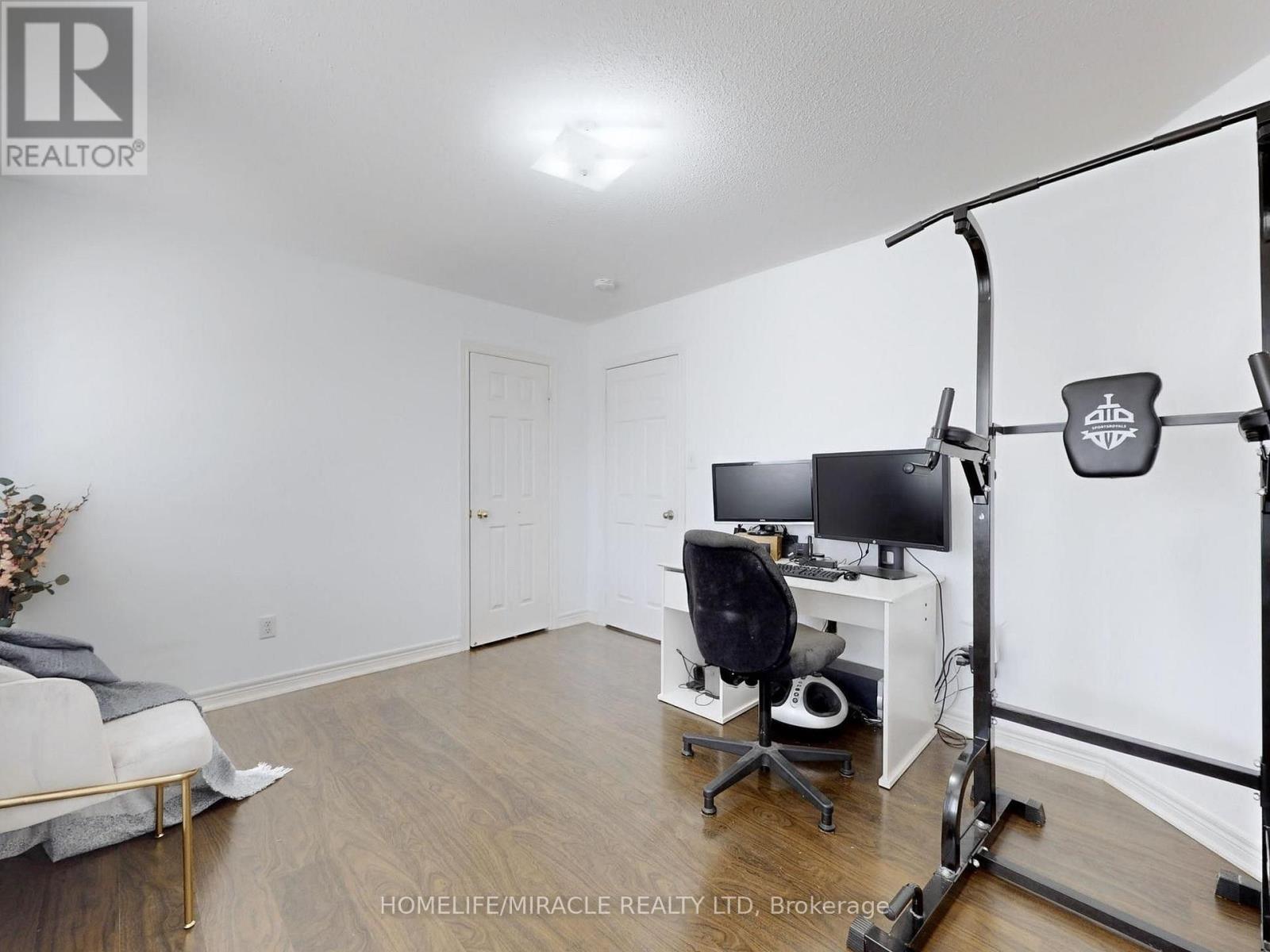Upper - 63 Sleightholme Crescent, Brampton, Ontario  L6P 3E7 - Photo 13 - W13730950