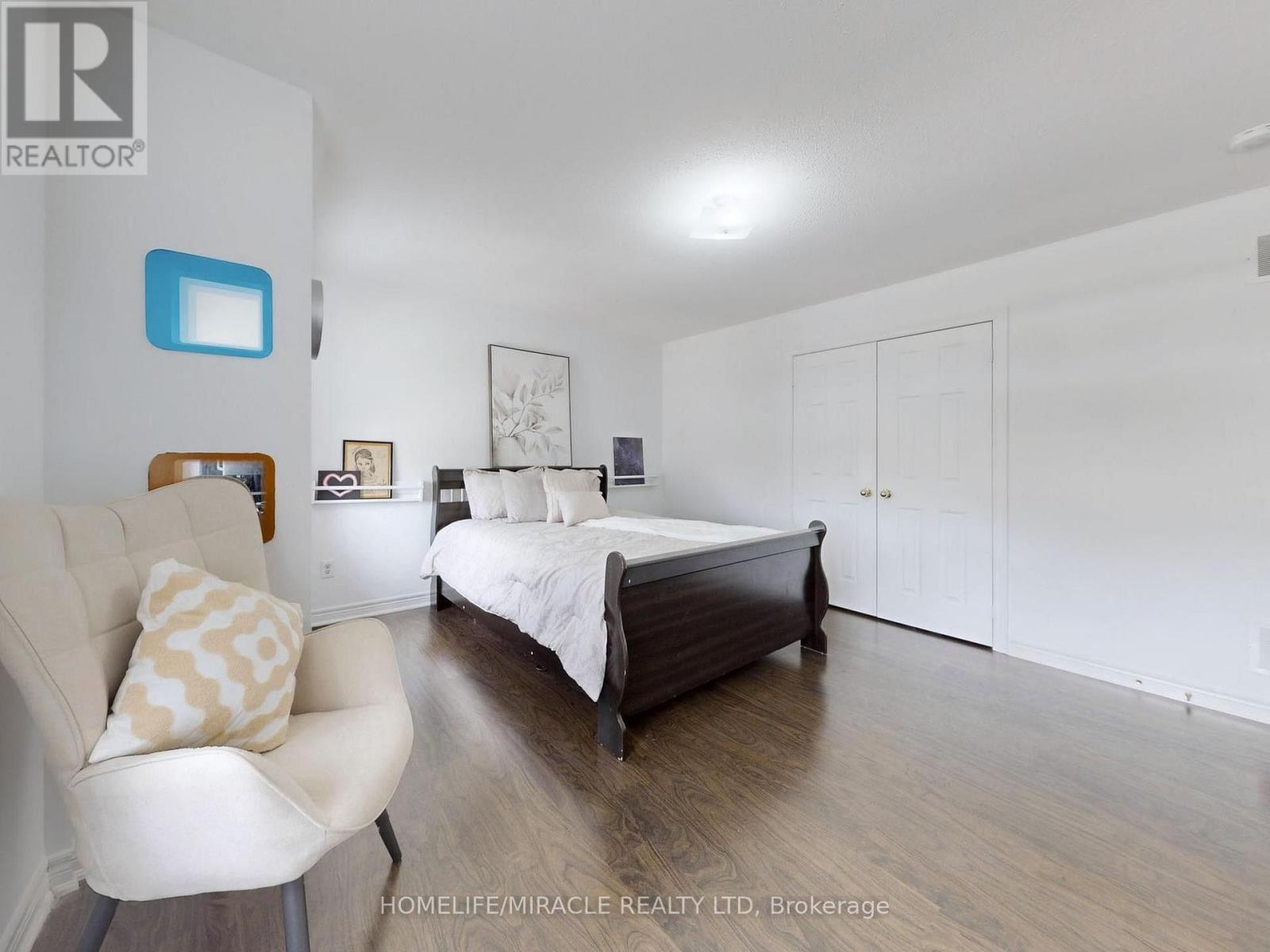 Upper - 63 Sleightholme Crescent, Brampton, Ontario  L6P 3E7 - Photo 15 - W13730950