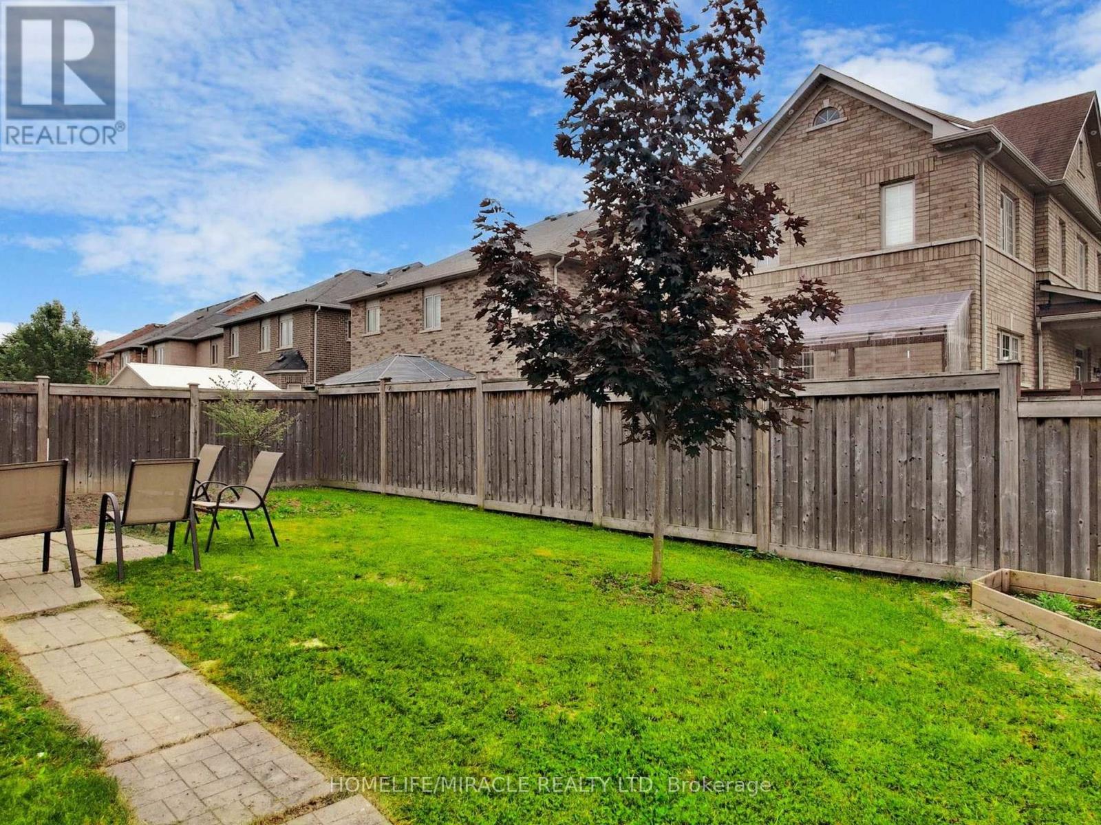 Upper - 63 Sleightholme Crescent, Brampton, Ontario  L6P 3E7 - Photo 2 - W13730950