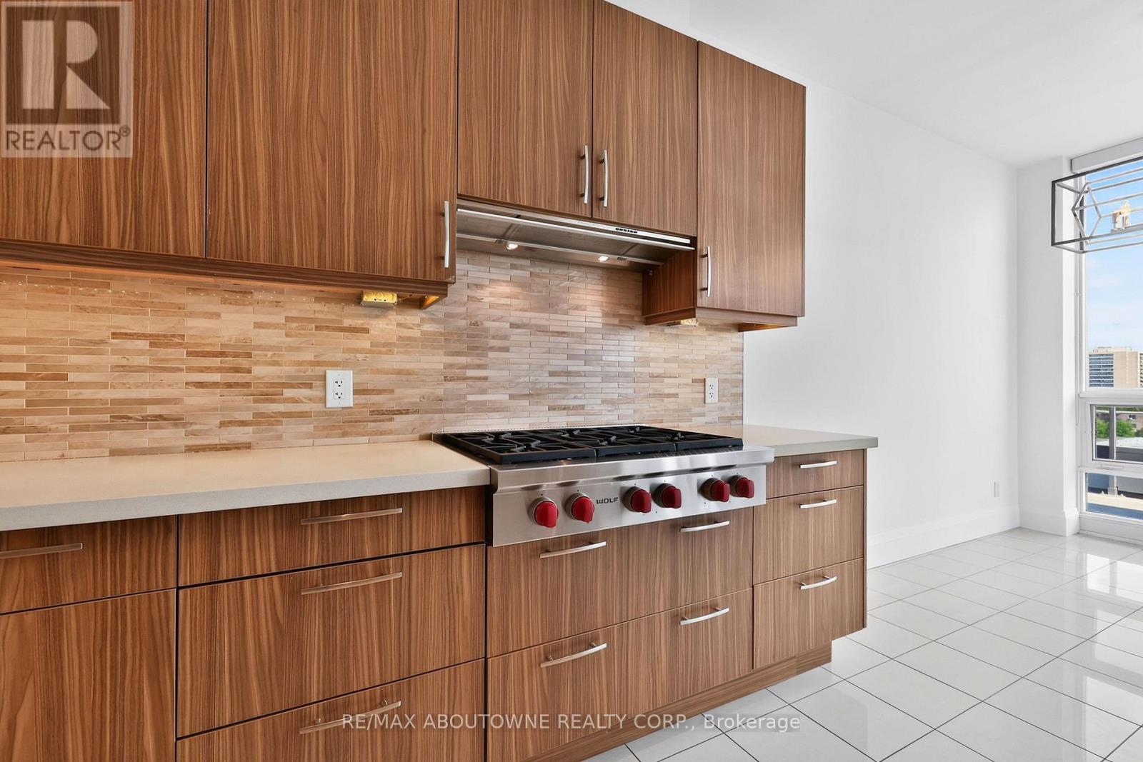808 - 11 Bronte Road, Oakville, Ontario L6L 5B6 - Photo 12 - W13730964