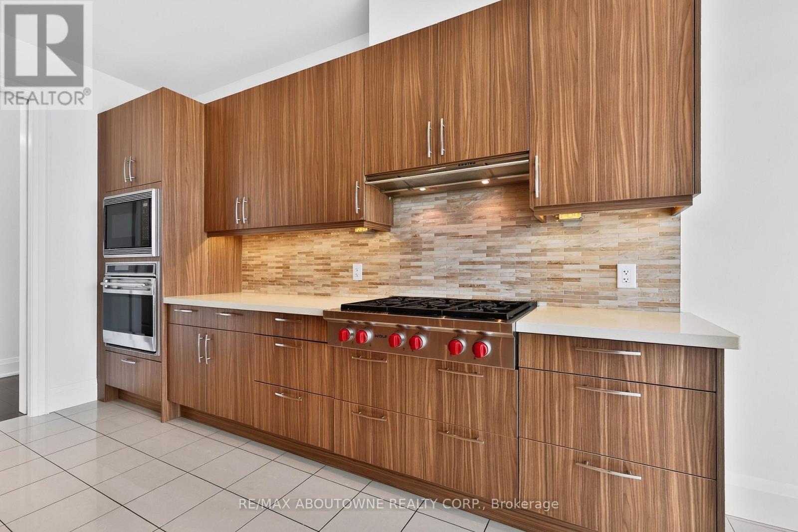 808 - 11 Bronte Road, Oakville, Ontario L6L 5B6 - Photo 14 - W13730964