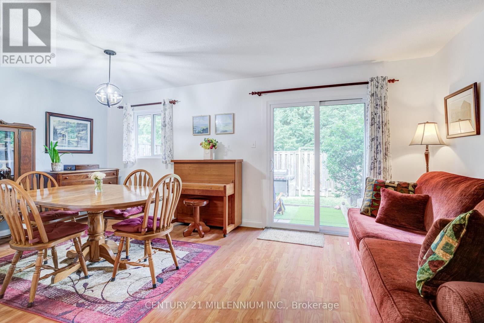 35 Tara Park Crescent, Brampton, Ontario  L6V 3E3 - Photo 9 - W13730978
