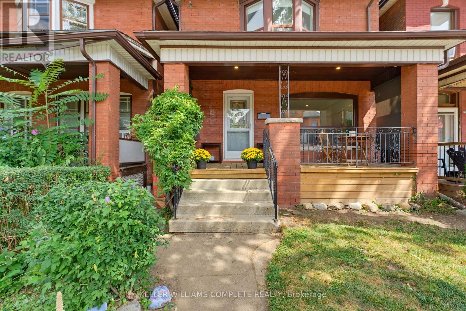 23 Nightingale Street, Hamilton, Ontario  L8L 1R5 - Photo 2 - X13730746