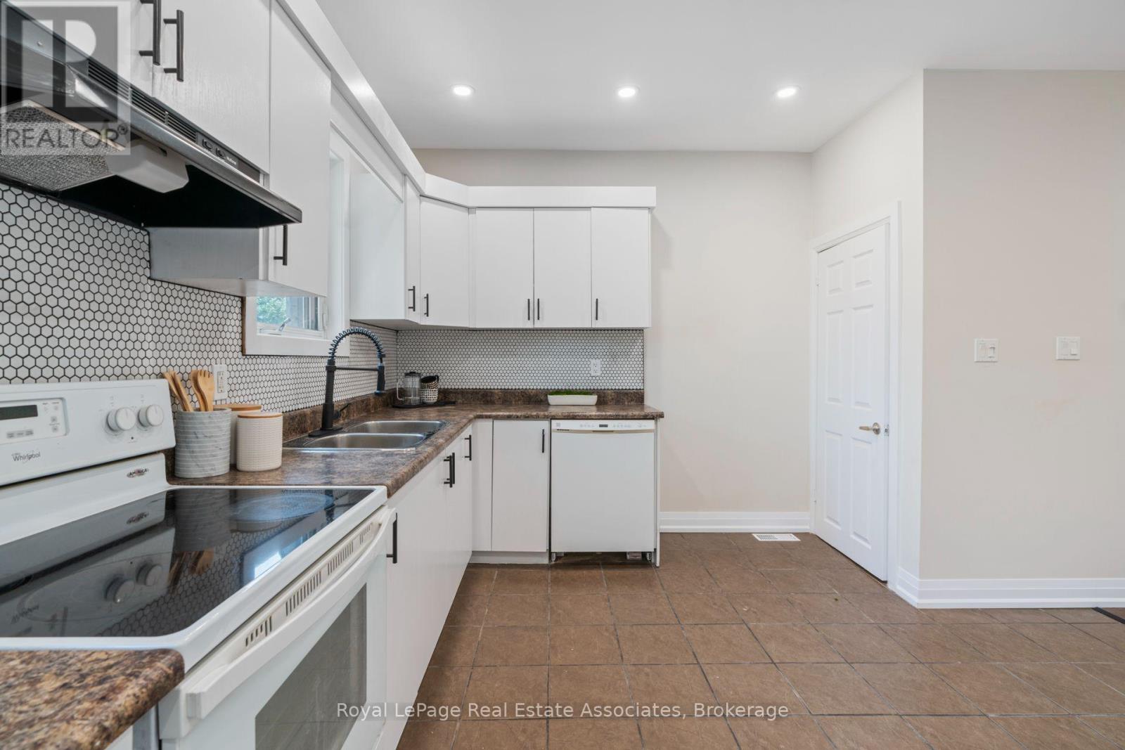 Upper - 23 Somerset Avenue, Hamilton, Ontario  L8L 2L4 - Photo 10 - X13730850