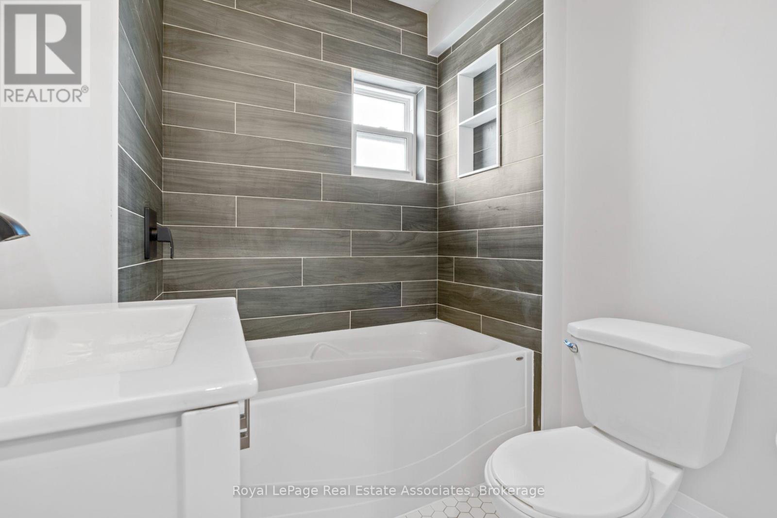 Upper - 23 Somerset Avenue, Hamilton, Ontario  L8L 2L4 - Photo 17 - X13730850