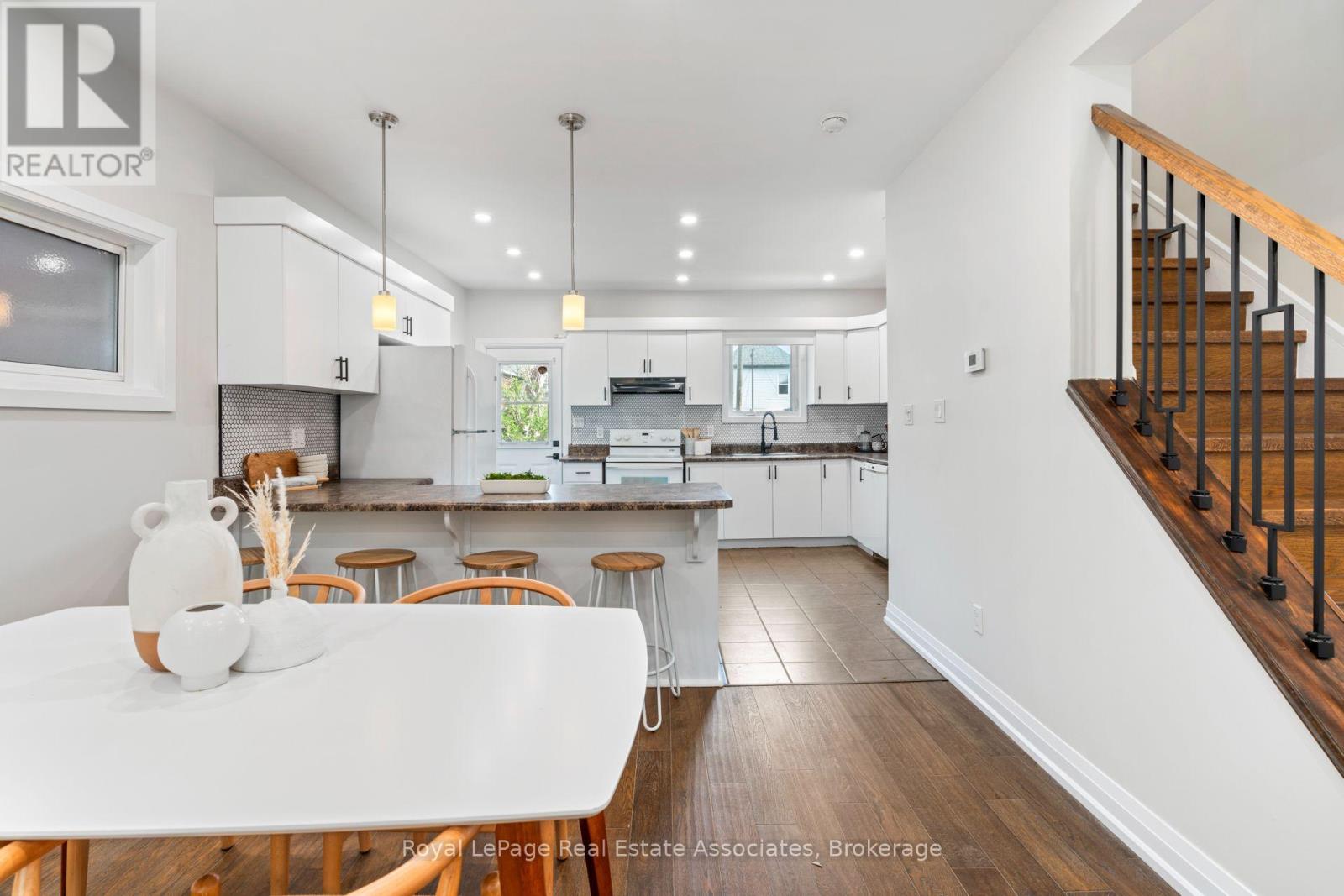 Upper - 23 Somerset Avenue, Hamilton, Ontario  L8L 2L4 - Photo 6 - X13730850